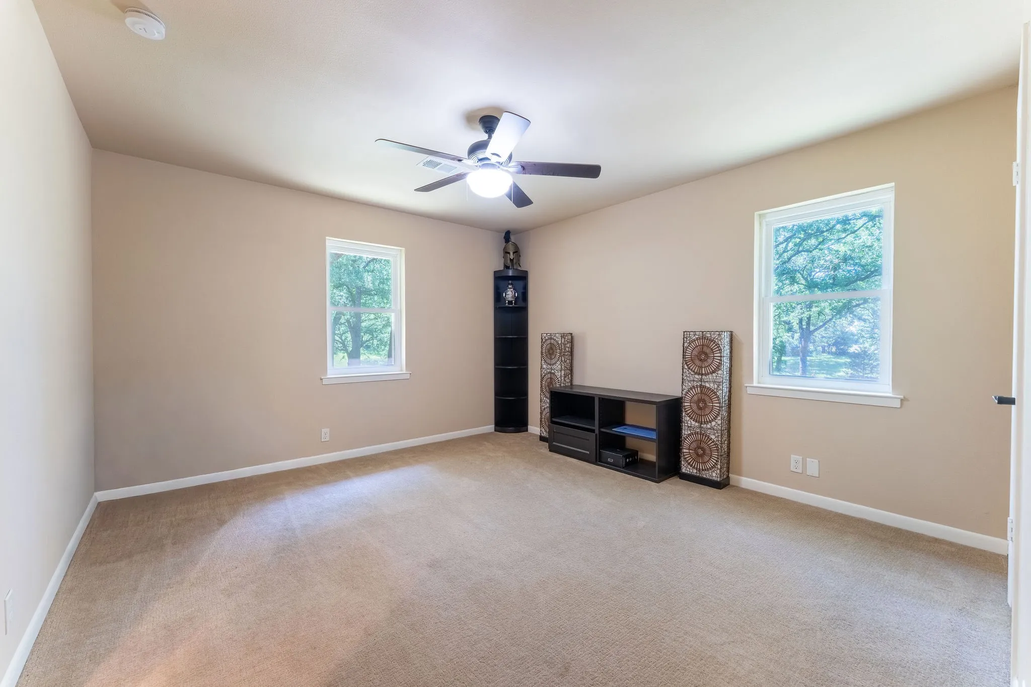 Single Family Residence For Sale in Grayson County , 27659 US Highway 377, Gordonville, Texas 76245, 3 Bedroom, 3 Bathroom, 2 Garage spaces, 2,707 Sqft, built in 1981, Price $975,000, mls#21273294, Real Estate Agent in Gordonville, Homes For Sale in Grayson county, Homes For Sale in Gordonville, Realtor in Gordonville Texas, Real Estate Brokerage Independent Realty Texas, Luminita Cordes Realtor