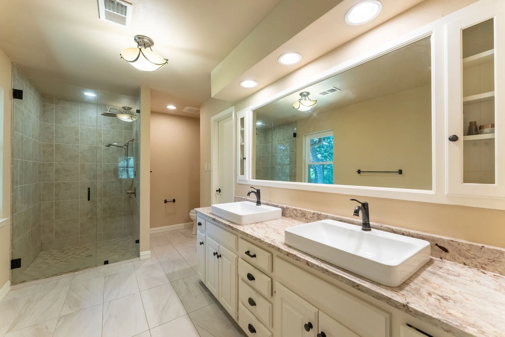 Single Family Residence For Sale in Grayson County , 27659 US Highway 377, Gordonville, Texas 76245, 3 Bedroom, 3 Bathroom, 2 Garage spaces, 2,707 Sqft, built in 1981, Price $975,000, mls#21273294, Real Estate Agent in Gordonville, Homes For Sale in Grayson county, Homes For Sale in Gordonville, Realtor in Gordonville Texas, Real Estate Brokerage Independent Realty Texas, Luminita Cordes Realtor