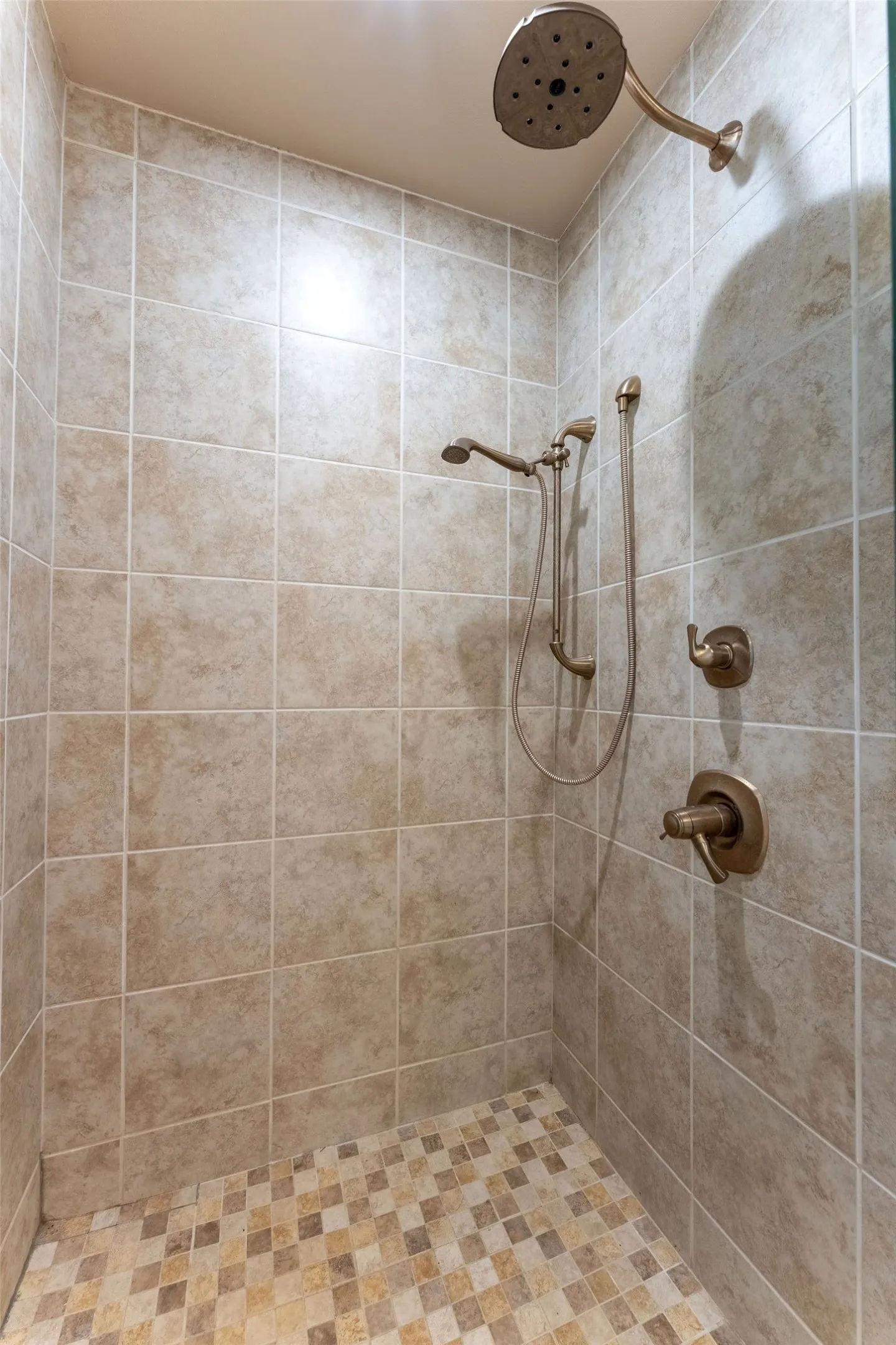 Single Family Residence For Sale in Grayson County , 27659 US Highway 377, Gordonville, Texas 76245, 3 Bedroom, 3 Bathroom, 2 Garage spaces, 2,707 Sqft, built in 1981, Price $975,000, mls#21273294, Real Estate Agent in Gordonville, Homes For Sale in Grayson county, Homes For Sale in Gordonville, Realtor in Gordonville Texas, Real Estate Brokerage Independent Realty Texas, Luminita Cordes Realtor