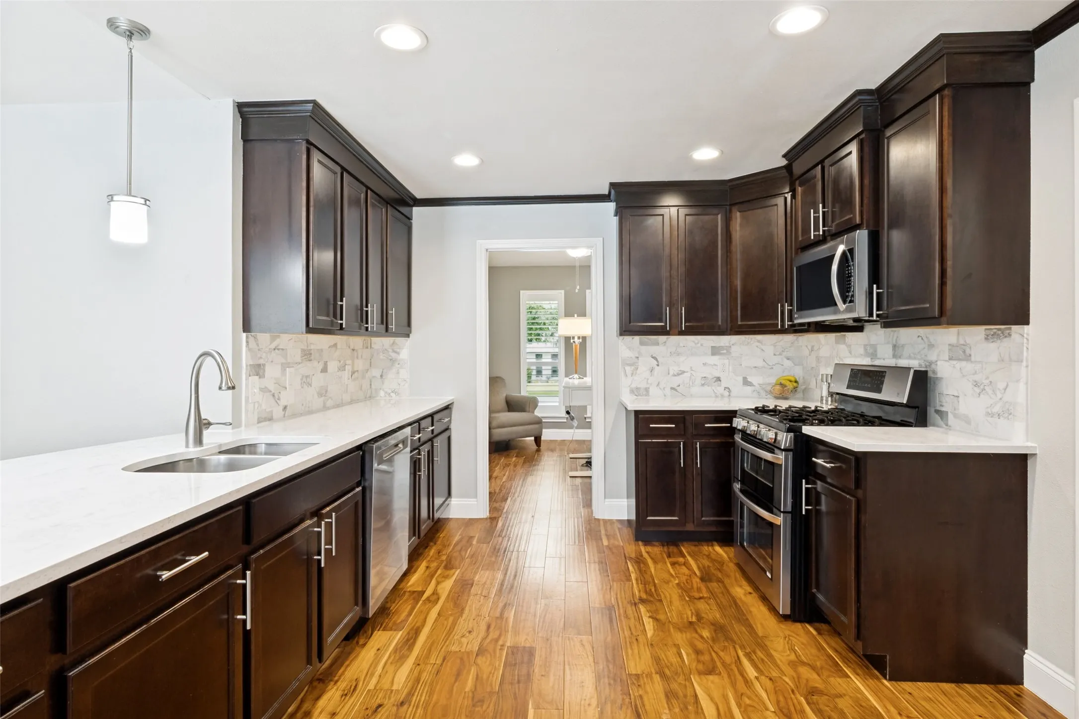 Gas range and double oven.