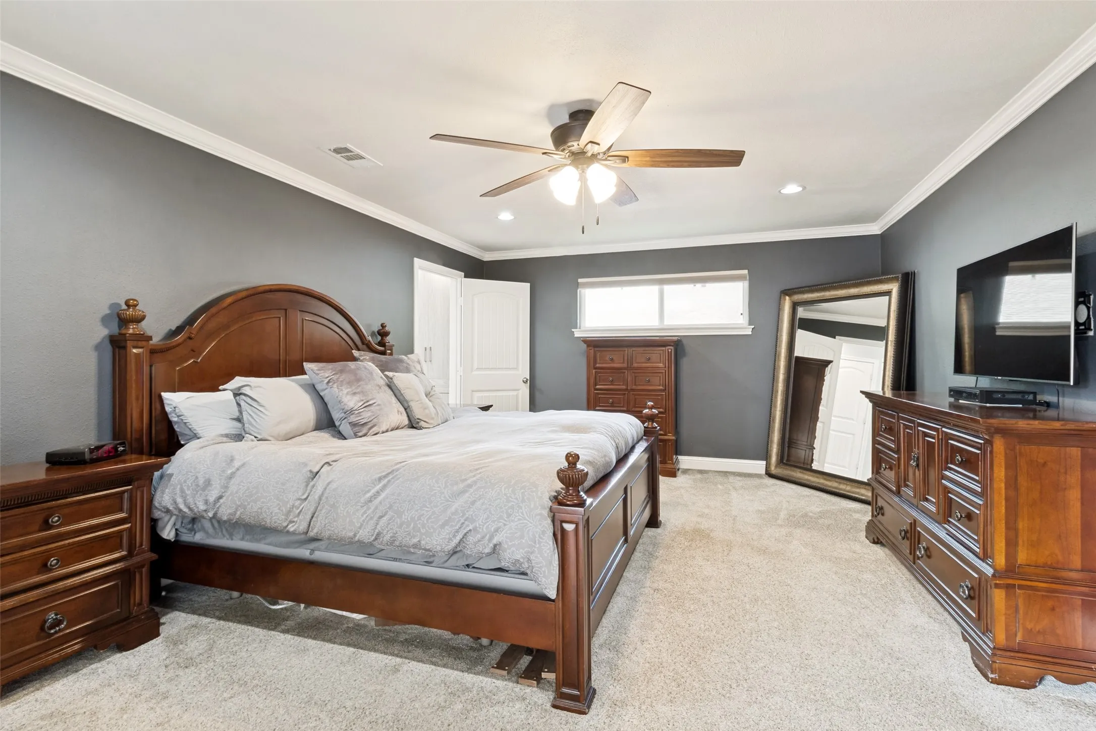 Single Family Residence For Sale in Dallas County , 14952 Knollview Drive, Dallas, Texas 75248, 4 Bedroom, 4 Bathroom, 3 Garage spaces, 2,845 Sqft, built in 1967, mls#21274590, Real Estate Agent in Dallas, Homes For Sale in Dallas county, Homes For Sale in Dallas, Realtor in Dallas Texas, Real Estate Brokerage Independent Realty Texas, Luminita Cordes Realtor