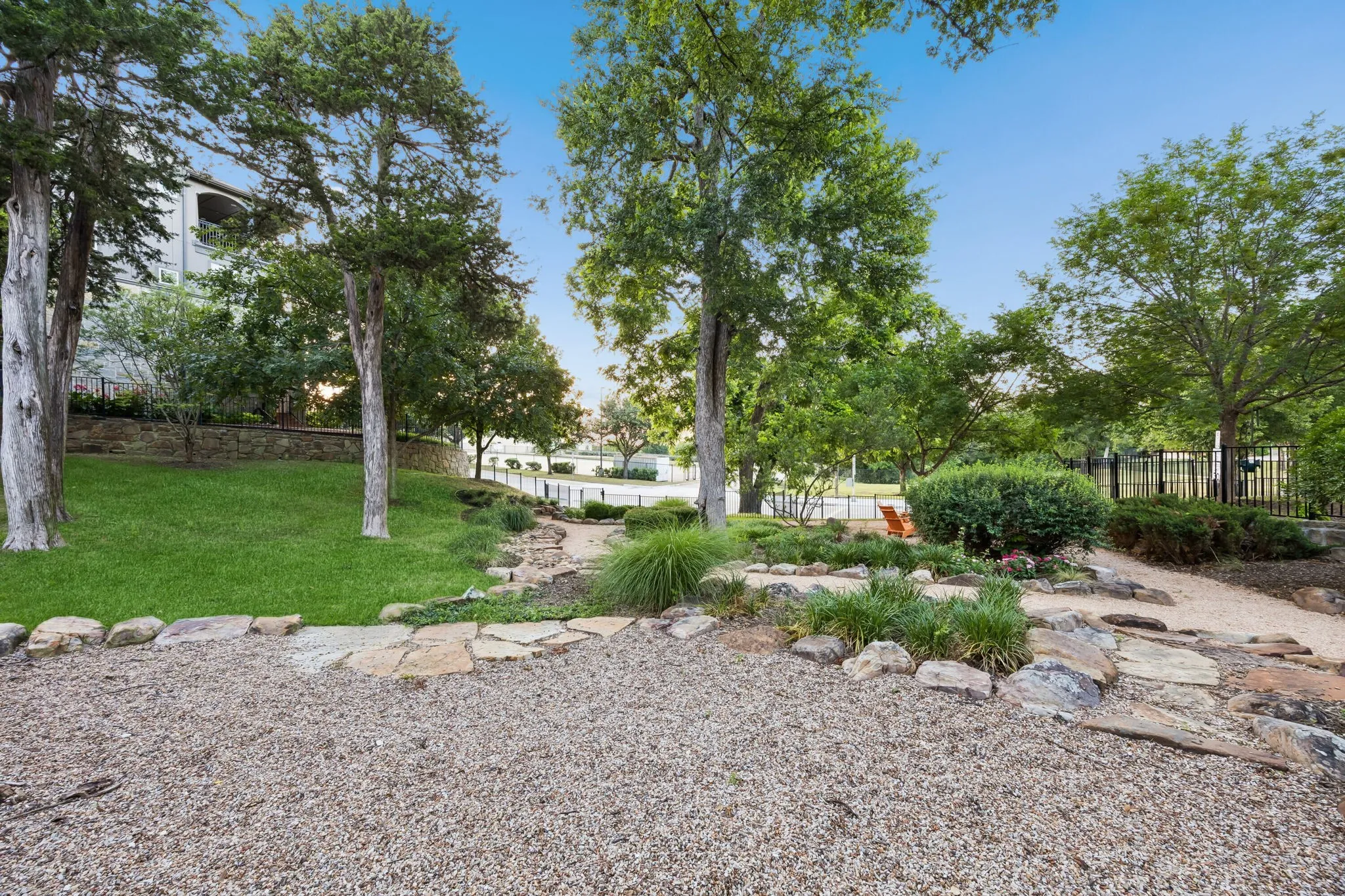 Single Family Residence For Sale in Dallas County , 1925 Woodland Heights Place, Dallas, Texas 75208, 3 Bedrooms, 4 Bathrooms, 2 Garage spaces, 2,714 Sqft, built in 2017, Price $785,000, mls#21275257, Real Estate Agent in Dallas, Homes For Sale in Dallas county, Homes For Sale in Dallas, Realtor in Dallas Texas, Real Estate Brokerage Independent Realty Texas, Luminita Cordes Realtor