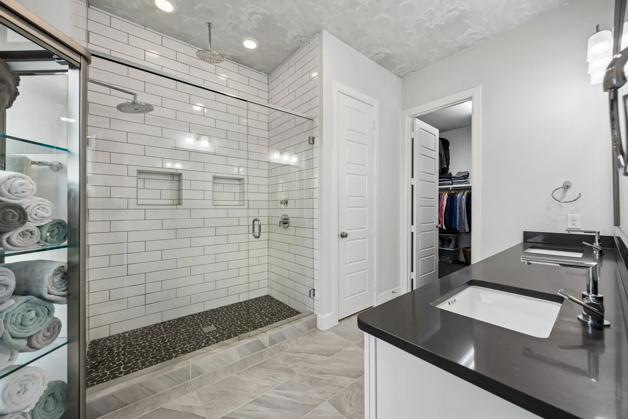Single Family Residence For Sale in Dallas County , 1925 Woodland Heights Place, Dallas, Texas 75208, 3 Bedrooms, 4 Bathrooms, 2 Garage spaces, 2,714 Sqft, built in 2017, Price $785,000, mls#21275257, Real Estate Agent in Dallas, Homes For Sale in Dallas county, Homes For Sale in Dallas, Realtor in Dallas Texas, Real Estate Brokerage Independent Realty Texas, Luminita Cordes Realtor