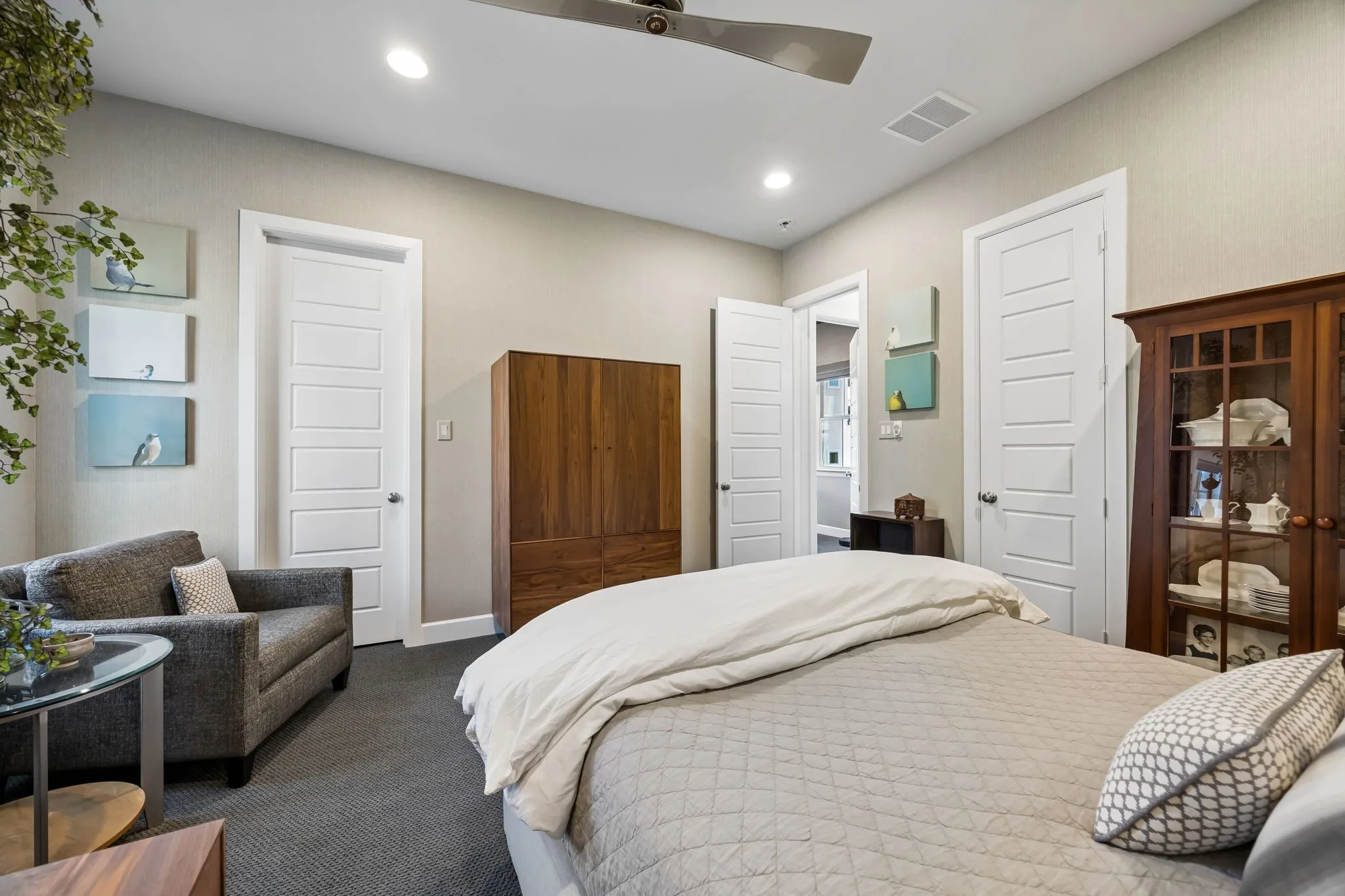 Single Family Residence For Sale in Dallas County , 1925 Woodland Heights Place, Dallas, Texas 75208, 3 Bedrooms, 4 Bathrooms, 2 Garage spaces, 2,714 Sqft, built in 2017, Price $785,000, mls#21275257, Real Estate Agent in Dallas, Homes For Sale in Dallas county, Homes For Sale in Dallas, Realtor in Dallas Texas, Real Estate Brokerage Independent Realty Texas, Luminita Cordes Realtor