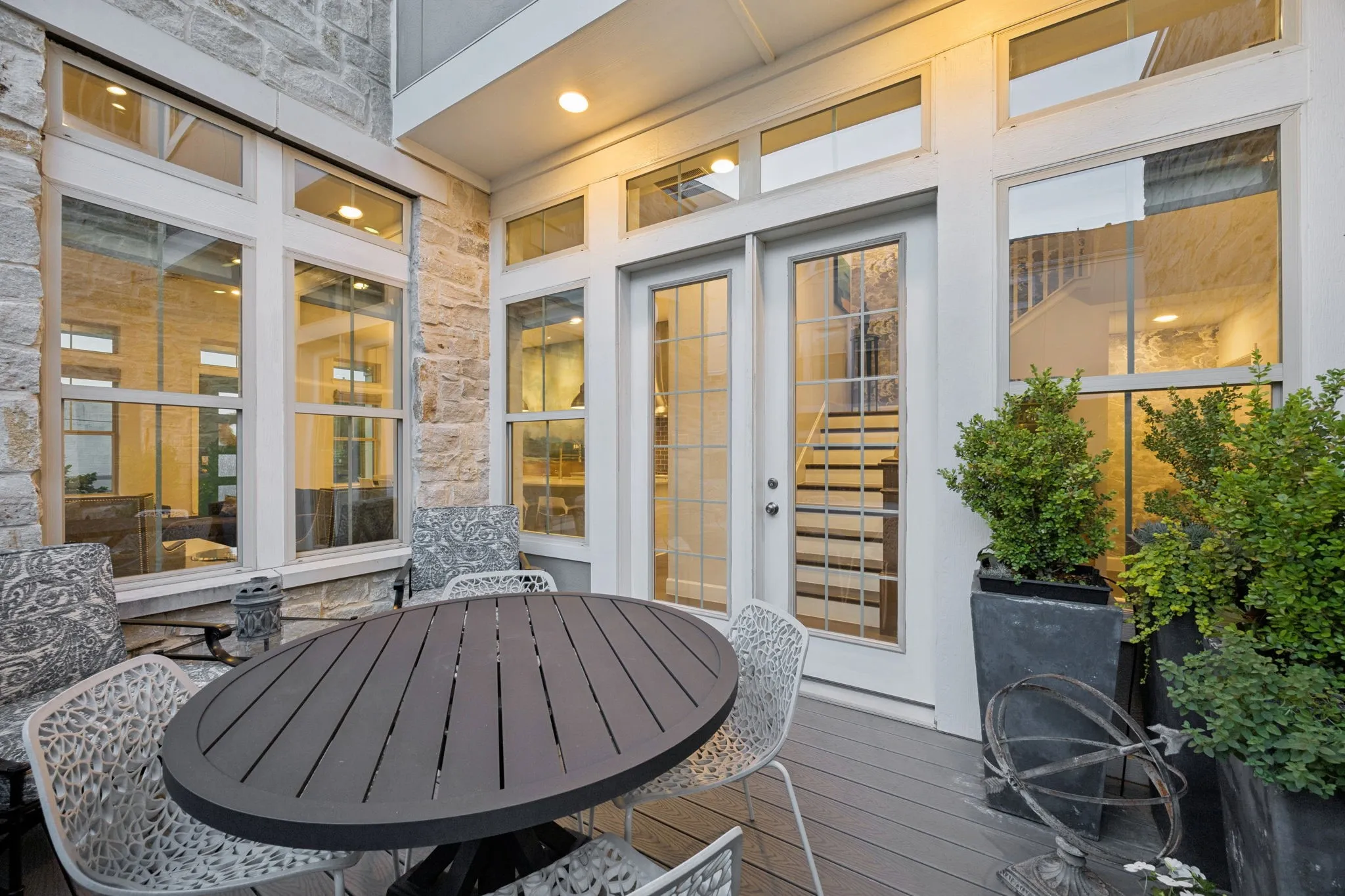 Single Family Residence For Sale in Dallas County , 1925 Woodland Heights Place, Dallas, Texas 75208, 3 Bedrooms, 4 Bathrooms, 2 Garage spaces, 2,714 Sqft, built in 2017, Price $785,000, mls#21275257, Real Estate Agent in Dallas, Homes For Sale in Dallas county, Homes For Sale in Dallas, Realtor in Dallas Texas, Real Estate Brokerage Independent Realty Texas, Luminita Cordes Realtor