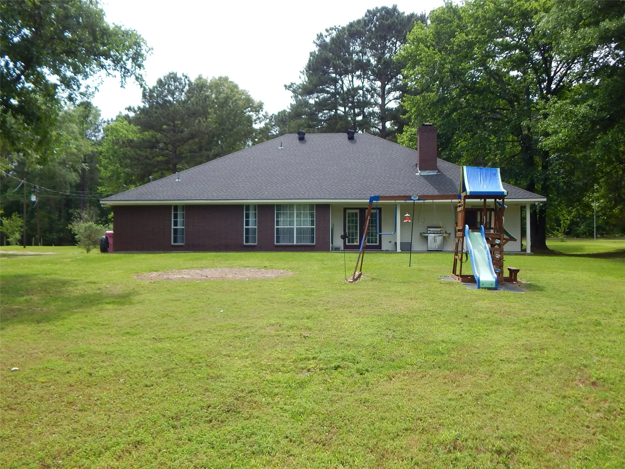 Single Family Residence For Sale in Upshur County , 1106 TALL TIMBERS, Gilmer, Texas 75645, 4 Bedroom, 2 Bathroom, 2 Garage spaces, 2,040 Sqft, built in 1999, mls#21275338, Real Estate Agent in Gilmer, Homes For Sale in Upshur county, Homes For Sale in Gilmer, Realtor in Gilmer Texas, Real Estate Brokerage Independent Realty Texas, Luminita Cordes Realtor