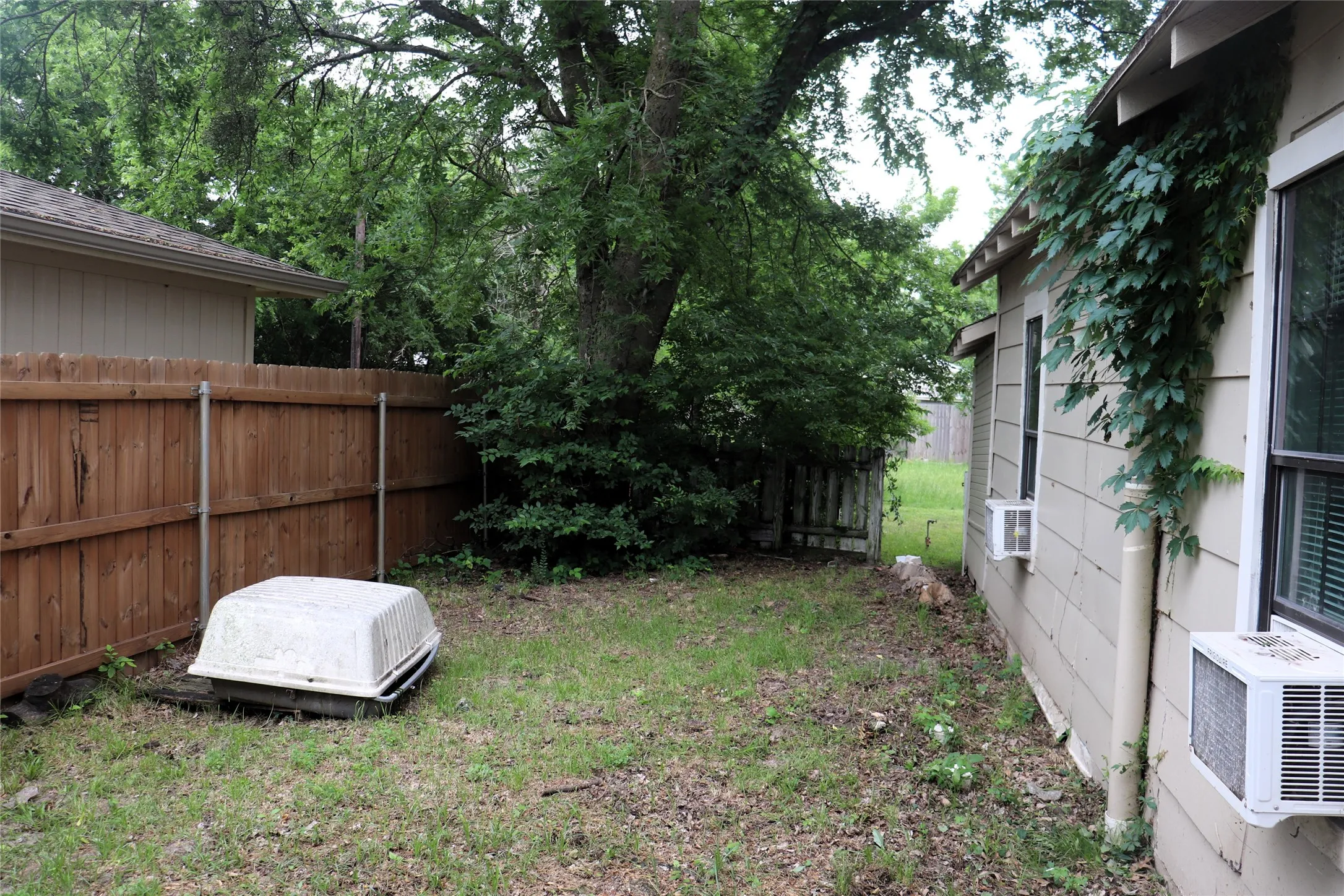Single Family Residence For Sale in Hunt County , 2510 Gilmer Street, Caddo Mills, Texas 75135, 2 Bedrooms, 1 Bathroom, Garage spaces, 720 Sqft, built in 1970, Price $124,900, mls#21270591, Real Estate Agent in Caddo Mills, Homes For Sale in Hunt county, Homes For Sale in Caddo Mills, Realtor in Caddo Mills Texas, Real Estate Brokerage Independent Realty Texas, Luminita Cordes Realtor
