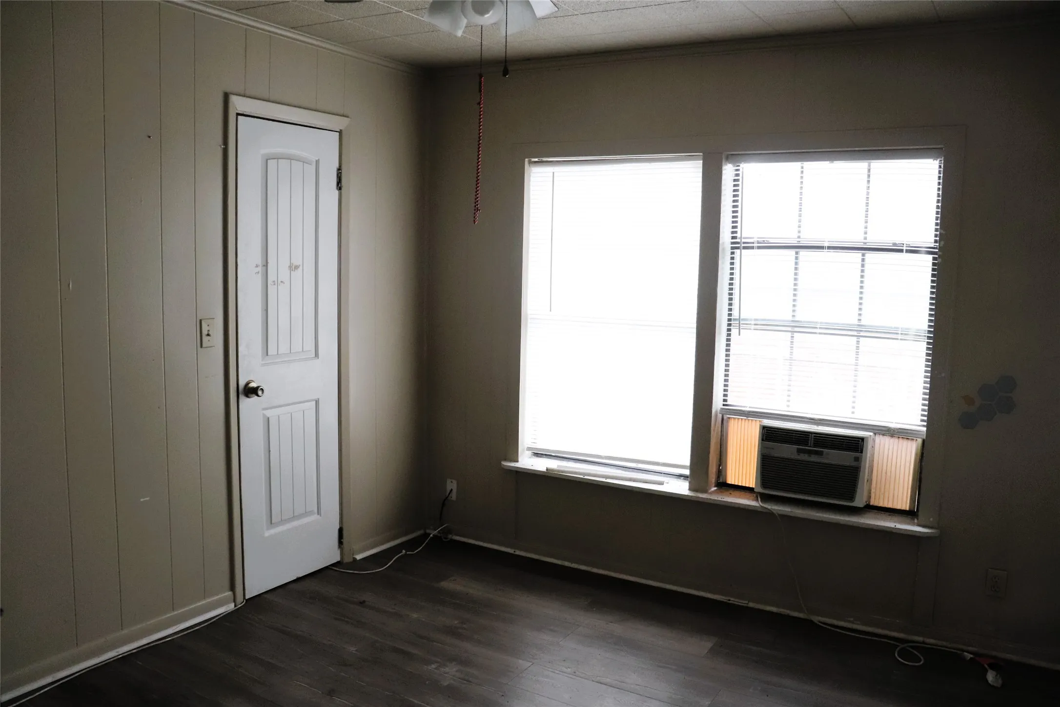 Single Family Residence For Sale in Hunt County , 2510 Gilmer Street, Caddo Mills, Texas 75135, 2 Bedrooms, 1 Bathroom, Garage spaces, 720 Sqft, built in 1970, Price $124,900, mls#21270591, Real Estate Agent in Caddo Mills, Homes For Sale in Hunt county, Homes For Sale in Caddo Mills, Realtor in Caddo Mills Texas, Real Estate Brokerage Independent Realty Texas, Luminita Cordes Realtor