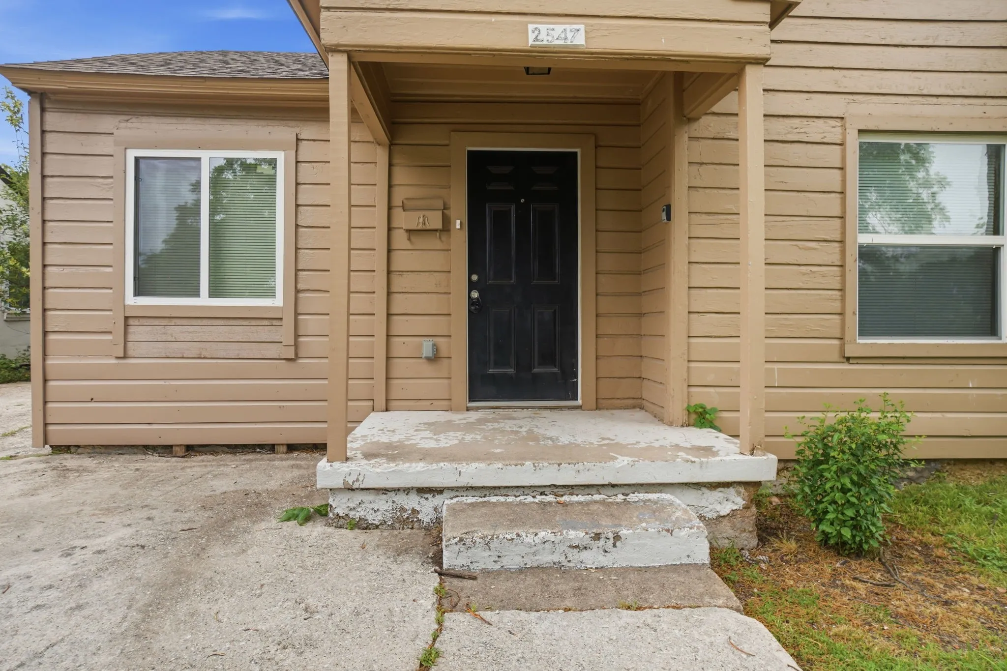 Single Family Residence For Sale in Dallas County , 2547 Wilton Avenue, Dallas, Texas 75211, 4 Bedroom, 1 Bathroom, Garage spaces, 1,222 Sqft, built in 1942, mls#21274849, Real Estate Agent in Dallas, Homes For Sale in Dallas county, Homes For Sale in Dallas, Realtor in Dallas Texas, Real Estate Brokerage Independent Realty Texas, Luminita Cordes Realtor