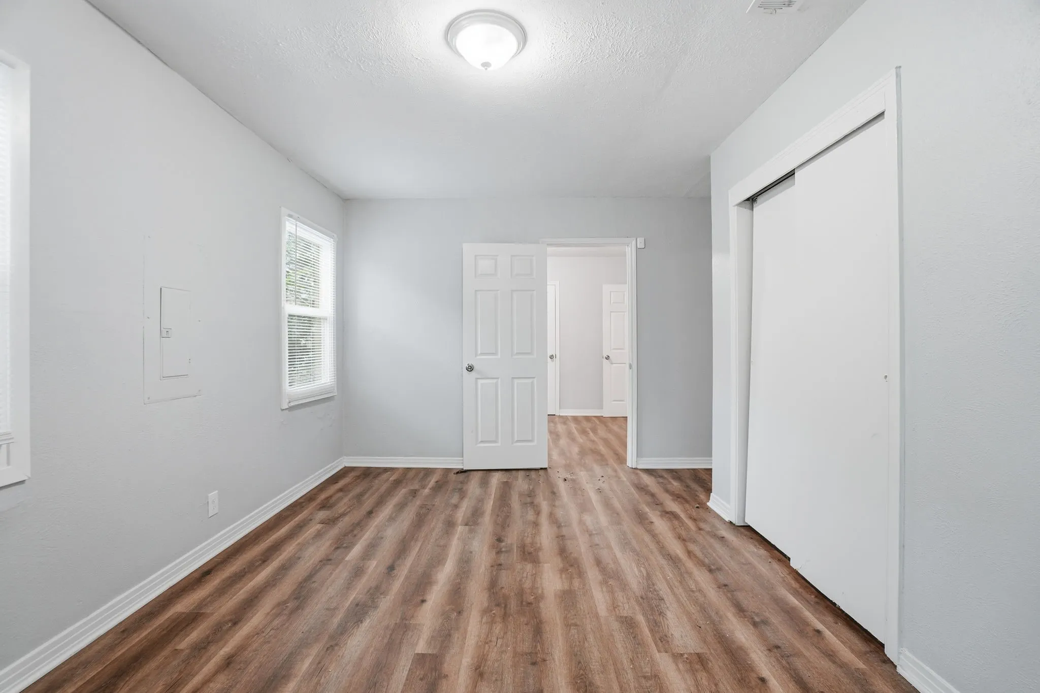 Single Family Residence For Sale in Dallas County , 2547 Wilton Avenue, Dallas, Texas 75211, 4 Bedroom, 1 Bathroom, Garage spaces, 1,222 Sqft, built in 1942, mls#21274849, Real Estate Agent in Dallas, Homes For Sale in Dallas county, Homes For Sale in Dallas, Realtor in Dallas Texas, Real Estate Brokerage Independent Realty Texas, Luminita Cordes Realtor