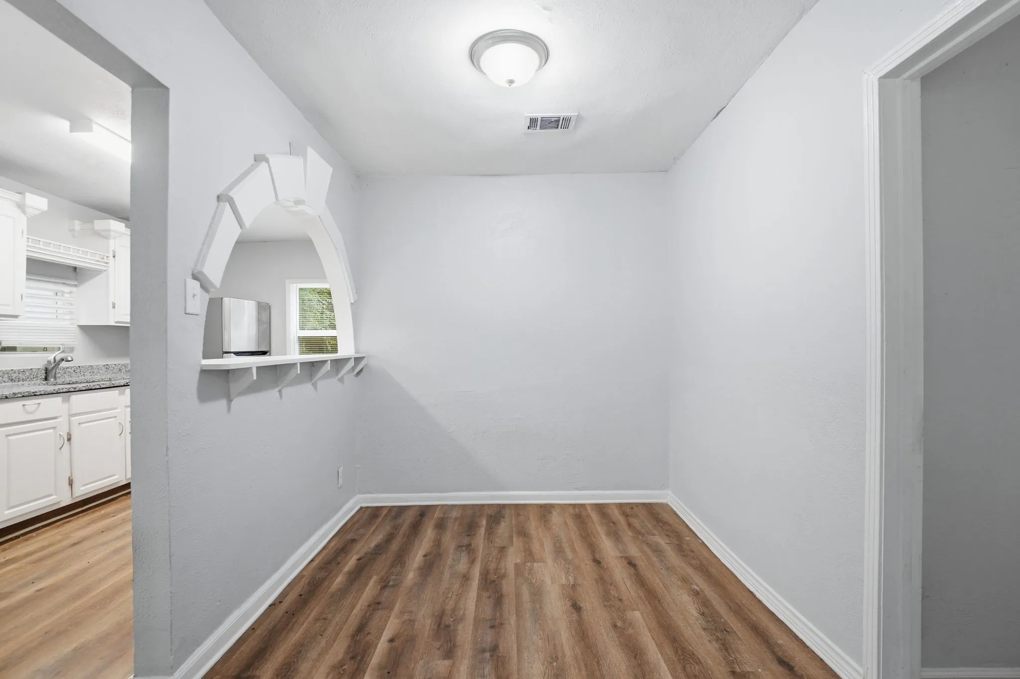 Single Family Residence For Sale in Dallas County , 2547 Wilton Avenue, Dallas, Texas 75211, 4 Bedroom, 1 Bathroom, Garage spaces, 1,222 Sqft, built in 1942, mls#21274849, Real Estate Agent in Dallas, Homes For Sale in Dallas county, Homes For Sale in Dallas, Realtor in Dallas Texas, Real Estate Brokerage Independent Realty Texas, Luminita Cordes Realtor