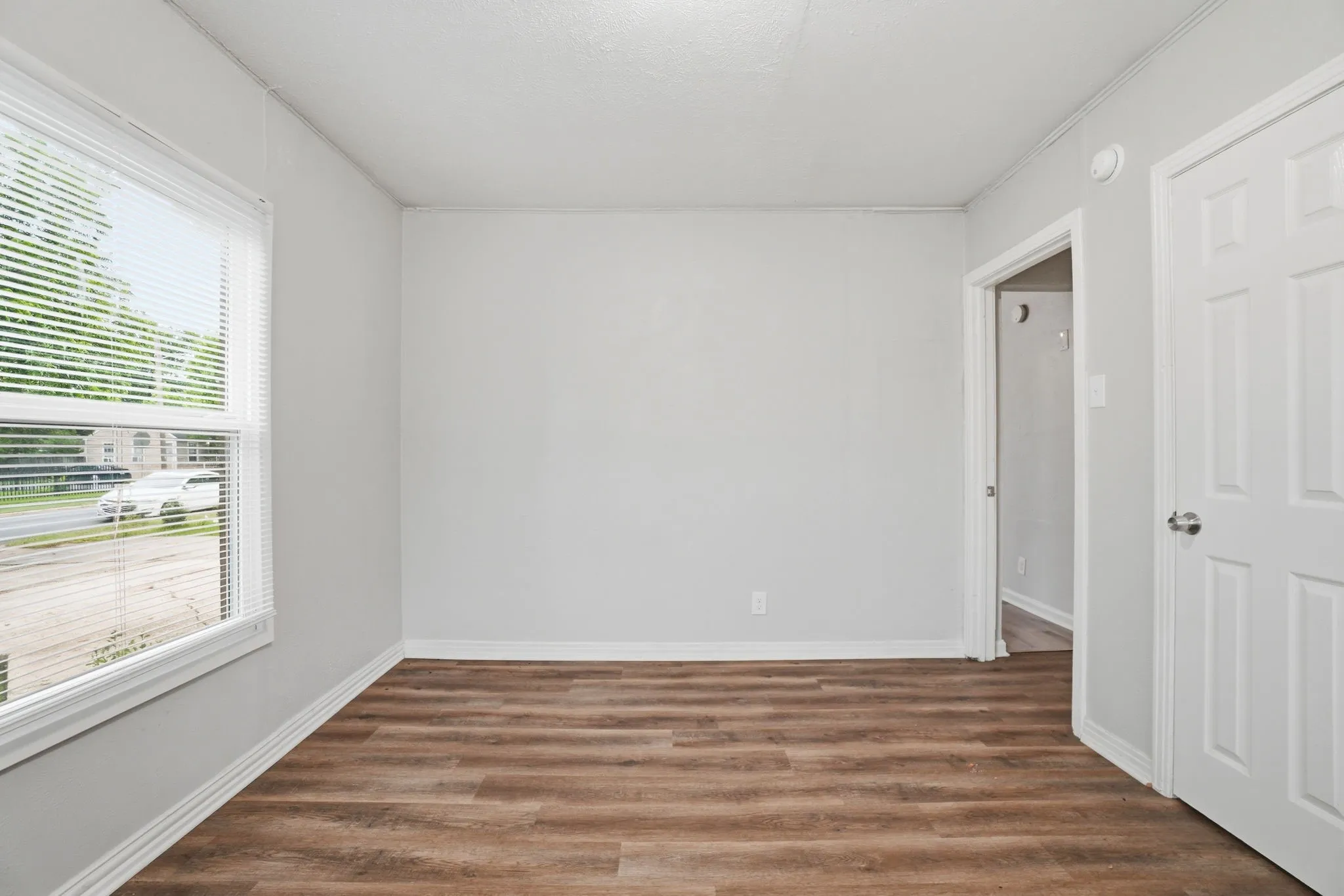 Single Family Residence For Sale in Dallas County , 2547 Wilton Avenue, Dallas, Texas 75211, 4 Bedroom, 1 Bathroom, Garage spaces, 1,222 Sqft, built in 1942, mls#21274849, Real Estate Agent in Dallas, Homes For Sale in Dallas county, Homes For Sale in Dallas, Realtor in Dallas Texas, Real Estate Brokerage Independent Realty Texas, Luminita Cordes Realtor