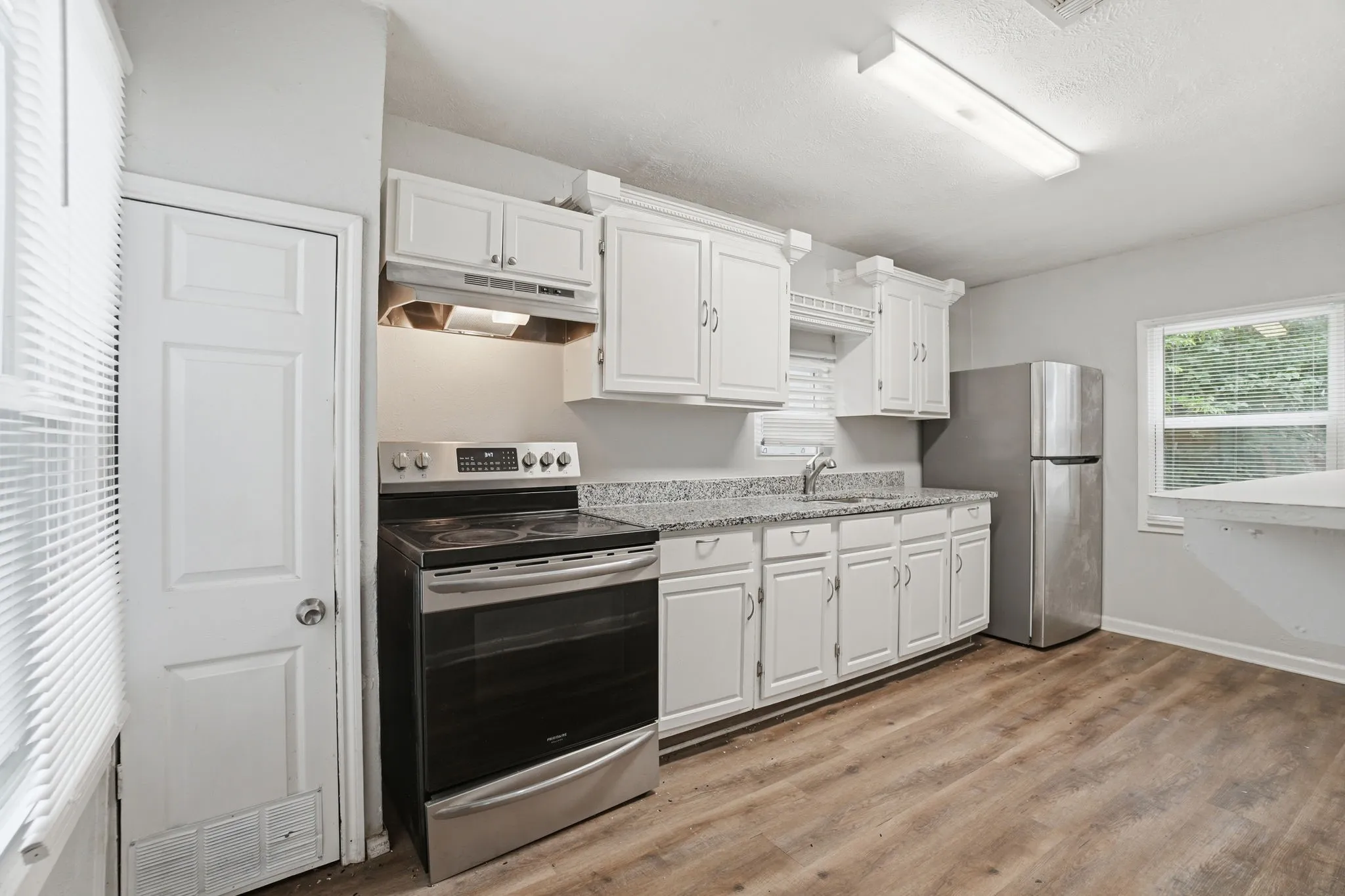 Single Family Residence For Sale in Dallas County , 2547 Wilton Avenue, Dallas, Texas 75211, 4 Bedroom, 1 Bathroom, Garage spaces, 1,222 Sqft, built in 1942, mls#21274849, Real Estate Agent in Dallas, Homes For Sale in Dallas county, Homes For Sale in Dallas, Realtor in Dallas Texas, Real Estate Brokerage Independent Realty Texas, Luminita Cordes Realtor