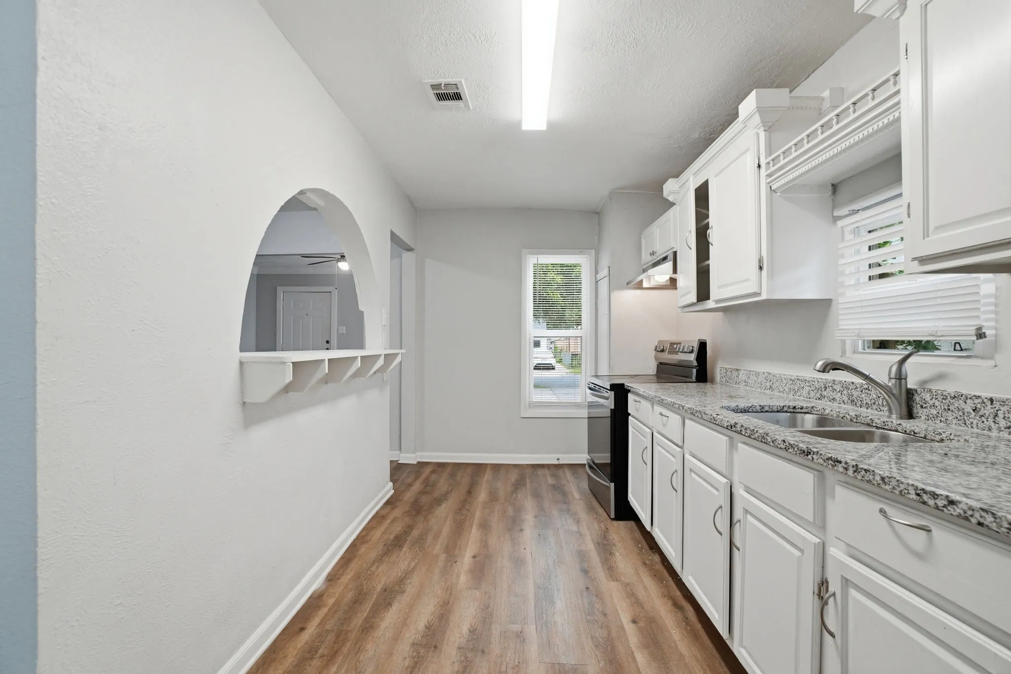 Single Family Residence For Sale in Dallas County , 2547 Wilton Avenue, Dallas, Texas 75211, 4 Bedroom, 1 Bathroom, Garage spaces, 1,222 Sqft, built in 1942, mls#21274849, Real Estate Agent in Dallas, Homes For Sale in Dallas county, Homes For Sale in Dallas, Realtor in Dallas Texas, Real Estate Brokerage Independent Realty Texas, Luminita Cordes Realtor