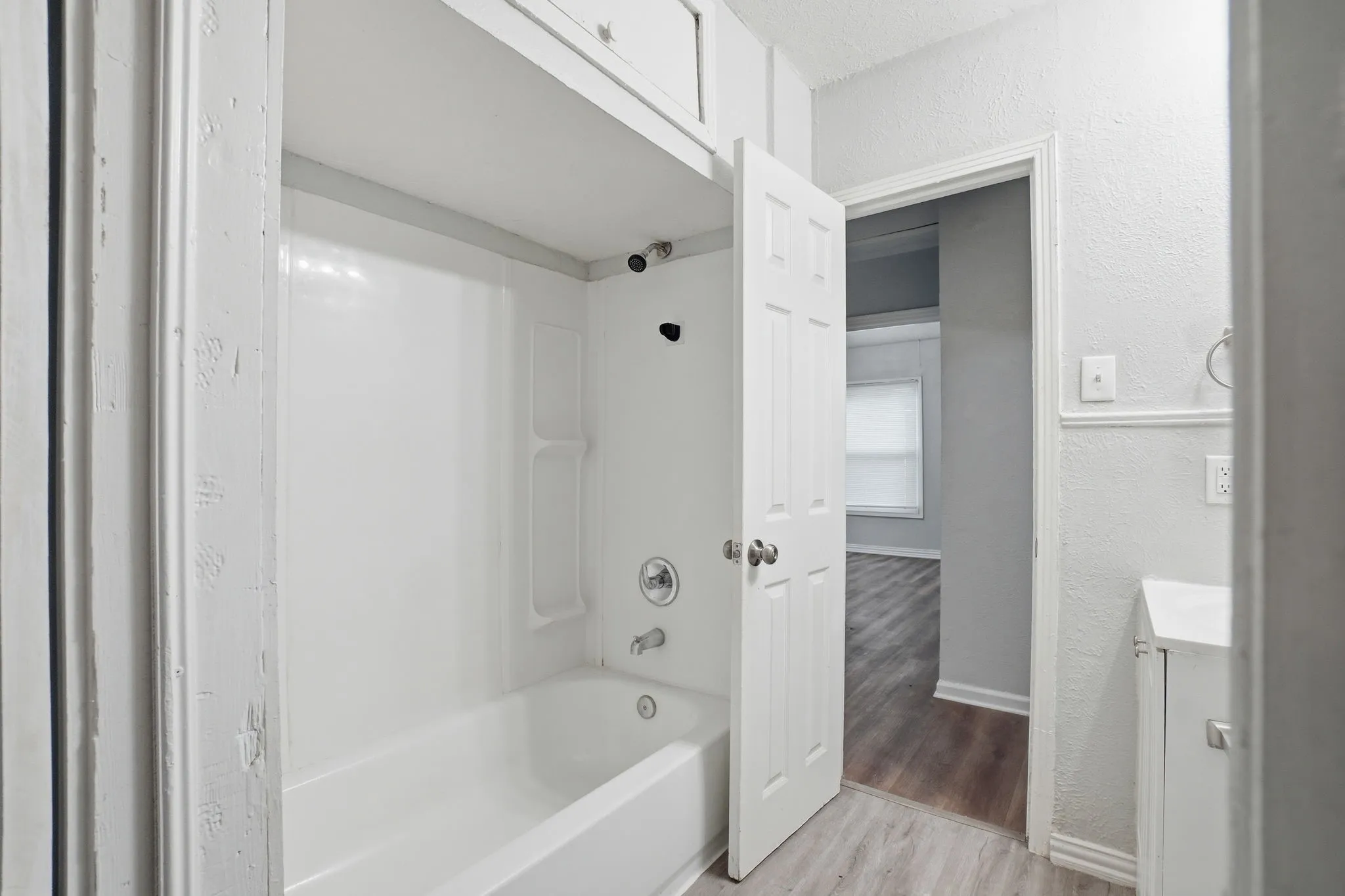 Single Family Residence For Sale in Dallas County , 2547 Wilton Avenue, Dallas, Texas 75211, 4 Bedroom, 1 Bathroom, Garage spaces, 1,222 Sqft, built in 1942, mls#21274849, Real Estate Agent in Dallas, Homes For Sale in Dallas county, Homes For Sale in Dallas, Realtor in Dallas Texas, Real Estate Brokerage Independent Realty Texas, Luminita Cordes Realtor
