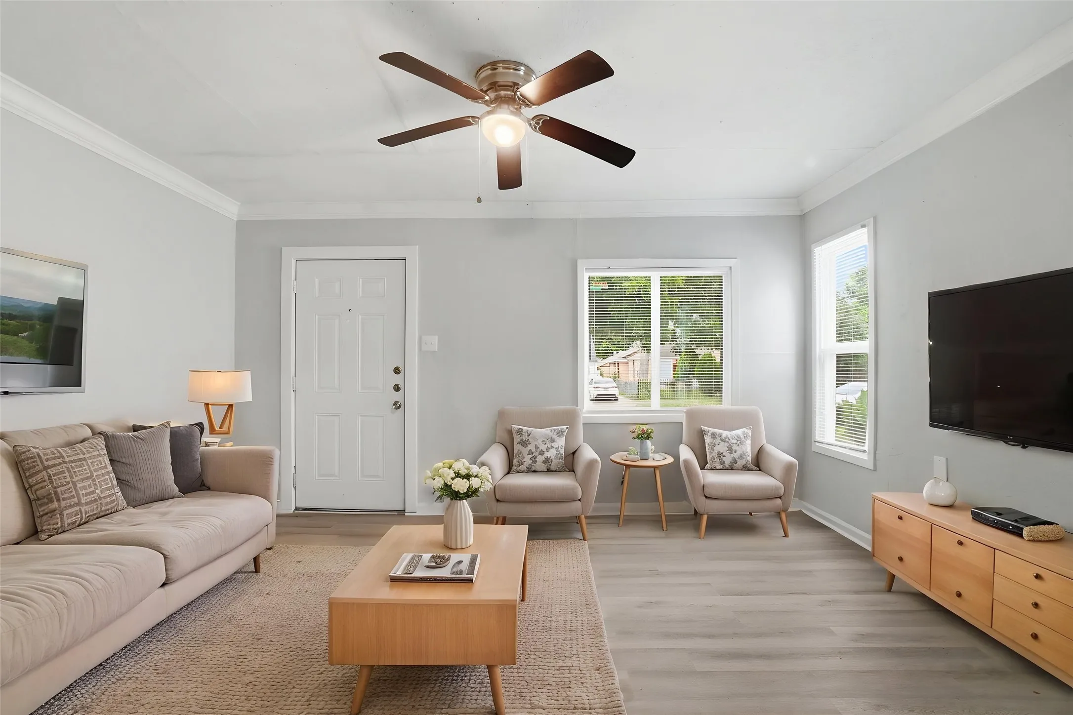 Single Family Residence For Sale in Dallas County , 2547 Wilton Avenue, Dallas, Texas 75211, 4 Bedroom, 1 Bathroom, Garage spaces, 1,222 Sqft, built in 1942, mls#21274849, Real Estate Agent in Dallas, Homes For Sale in Dallas county, Homes For Sale in Dallas, Realtor in Dallas Texas, Real Estate Brokerage Independent Realty Texas, Luminita Cordes Realtor