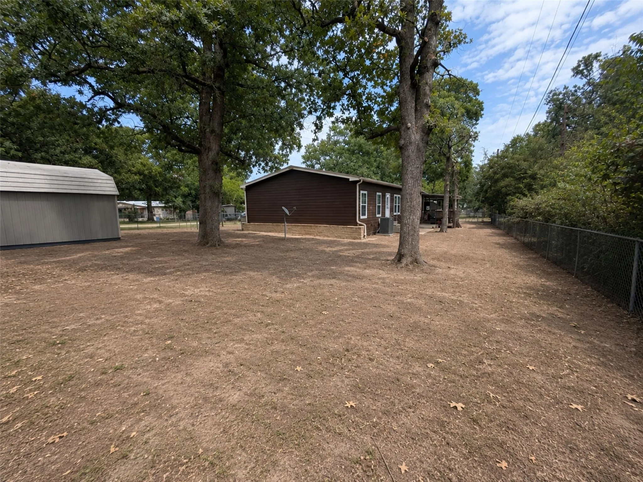 Manufactured Home For Sale in Henderson County , 15746 Casa Verde, Malakoff, Texas 75148, 3 Bedroom, 2 Bathroom, Garage spaces, 1,869 Sqft, built in 2008, mls#21275391, Real Estate Agent in Malakoff, Homes For Sale in Henderson county, Homes For Sale in Malakoff, Realtor in Malakoff Texas, Real Estate Brokerage Independent Realty Texas, Luminita Cordes Realtor