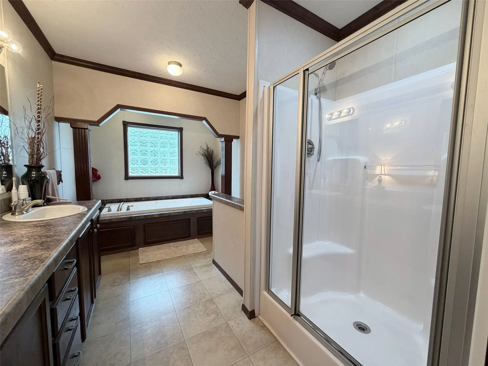 Manufactured Home For Sale in Henderson County , 15746 Casa Verde, Malakoff, Texas 75148, 3 Bedroom, 2 Bathroom, Garage spaces, 1,869 Sqft, built in 2008, mls#21275391, Real Estate Agent in Malakoff, Homes For Sale in Henderson county, Homes For Sale in Malakoff, Realtor in Malakoff Texas, Real Estate Brokerage Independent Realty Texas, Luminita Cordes Realtor