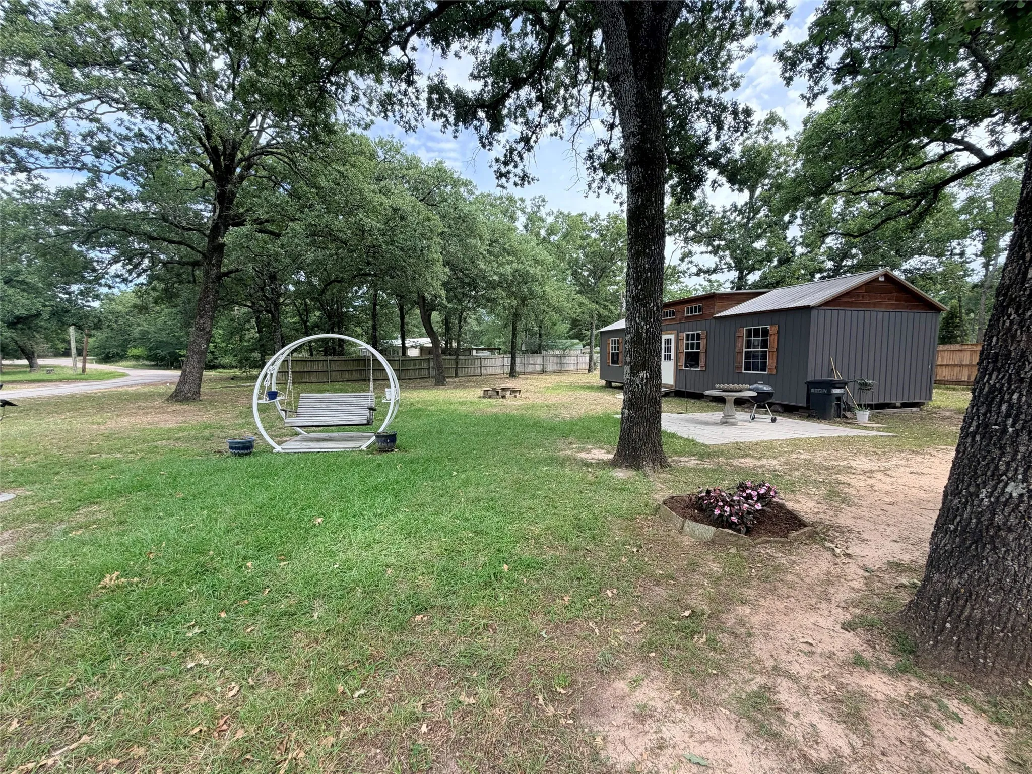 Manufactured Home For Sale in Henderson County , 15746 Casa Verde, Malakoff, Texas 75148, 3 Bedroom, 2 Bathroom, Garage spaces, 1,869 Sqft, built in 2008, mls#21275391, Real Estate Agent in Malakoff, Homes For Sale in Henderson county, Homes For Sale in Malakoff, Realtor in Malakoff Texas, Real Estate Brokerage Independent Realty Texas, Luminita Cordes Realtor