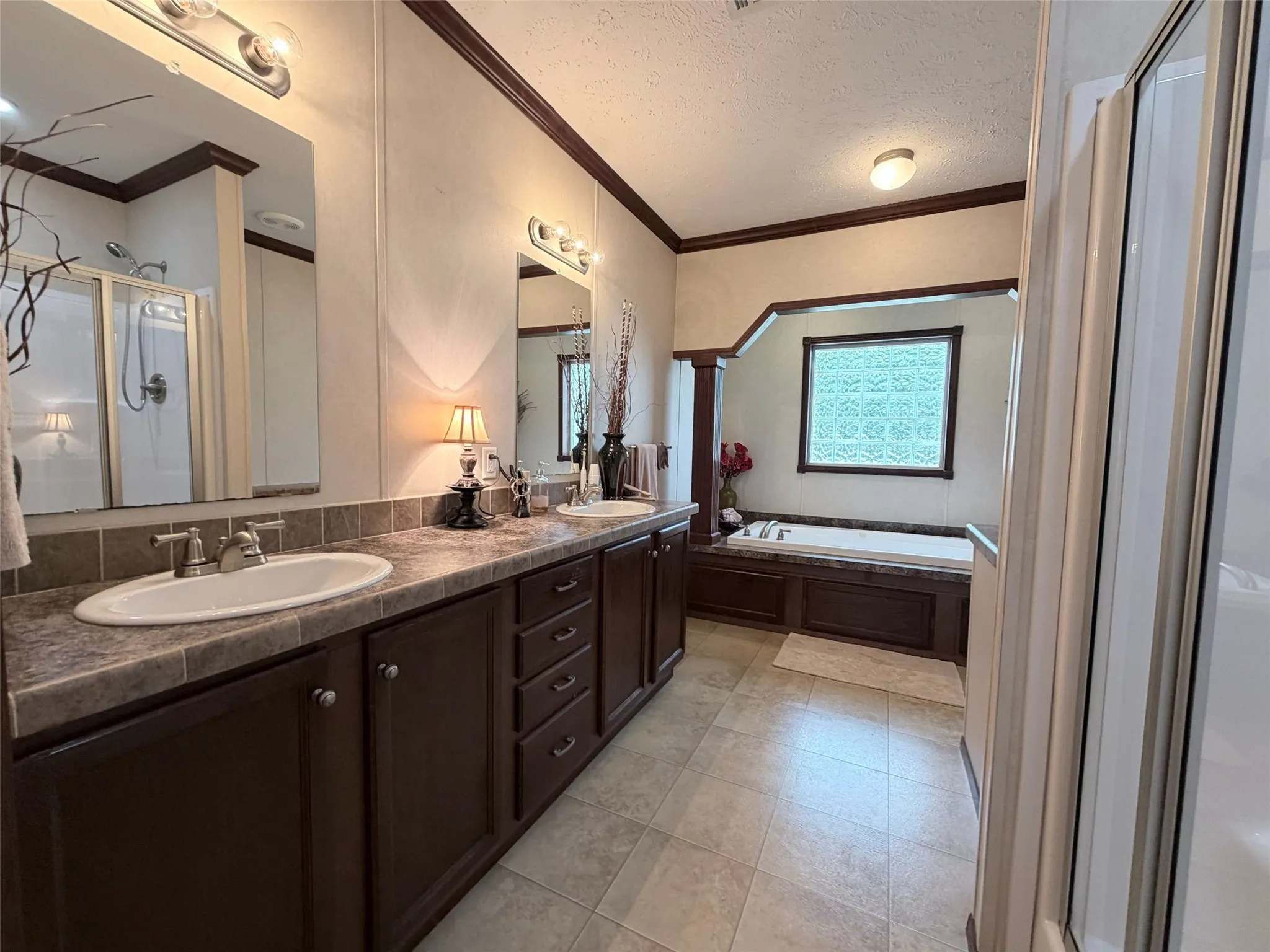 Manufactured Home For Sale in Henderson County , 15746 Casa Verde, Malakoff, Texas 75148, 3 Bedroom, 2 Bathroom, Garage spaces, 1,869 Sqft, built in 2008, mls#21275391, Real Estate Agent in Malakoff, Homes For Sale in Henderson county, Homes For Sale in Malakoff, Realtor in Malakoff Texas, Real Estate Brokerage Independent Realty Texas, Luminita Cordes Realtor