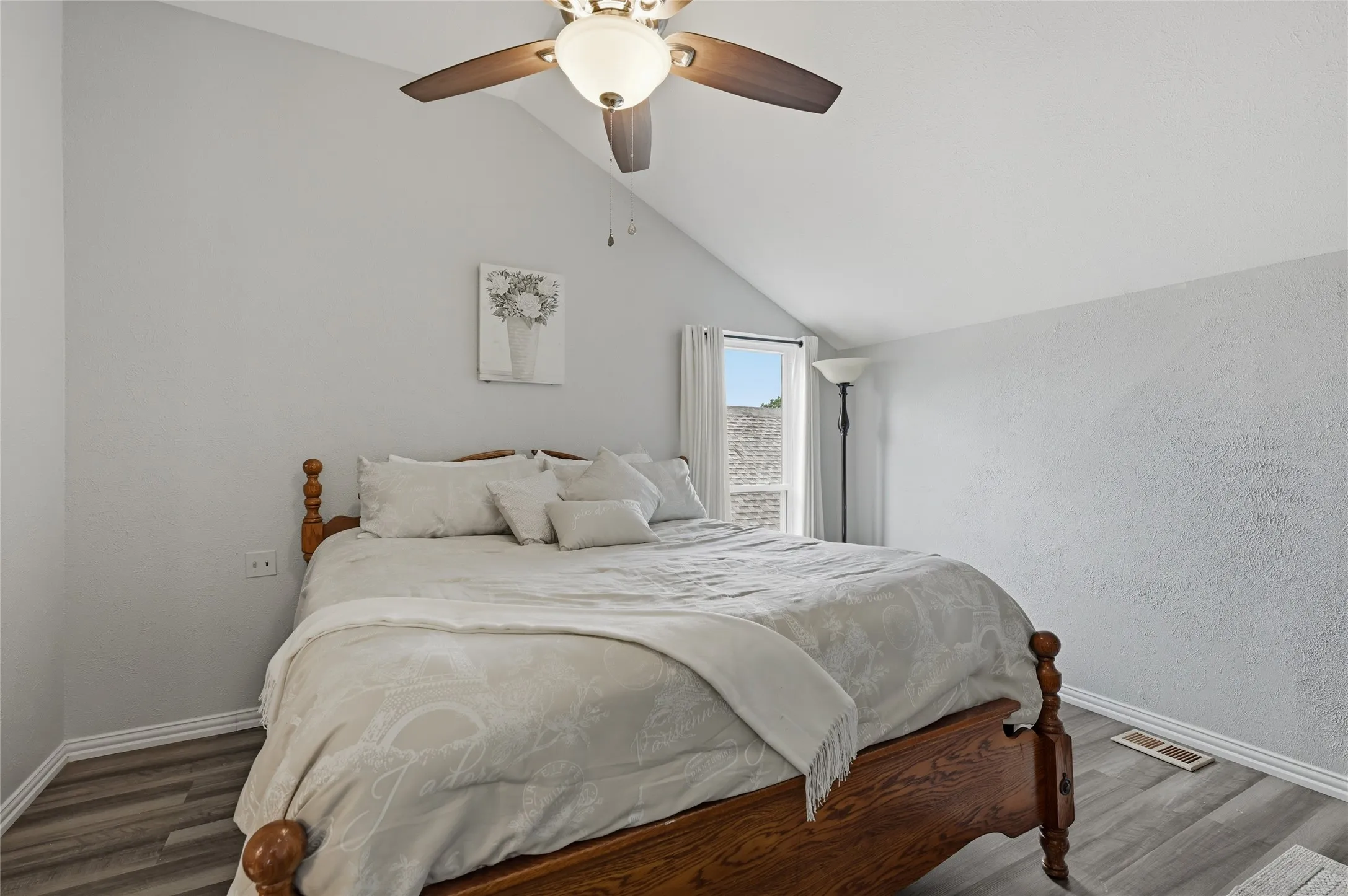 Single Family Residence For Sale in Denton County , 2848 Harbinger Lane, Dallas, Texas 75287, 2 Bedroom, 2 Bathroom, 1 Garage spaces, 1,148 Sqft, built in 1984, mls#21275392, Real Estate Agent in Dallas, Homes For Sale in Denton county, Homes For Sale in Dallas, Realtor in Dallas Texas, Real Estate Brokerage Independent Realty Texas, Luminita Cordes Realtor