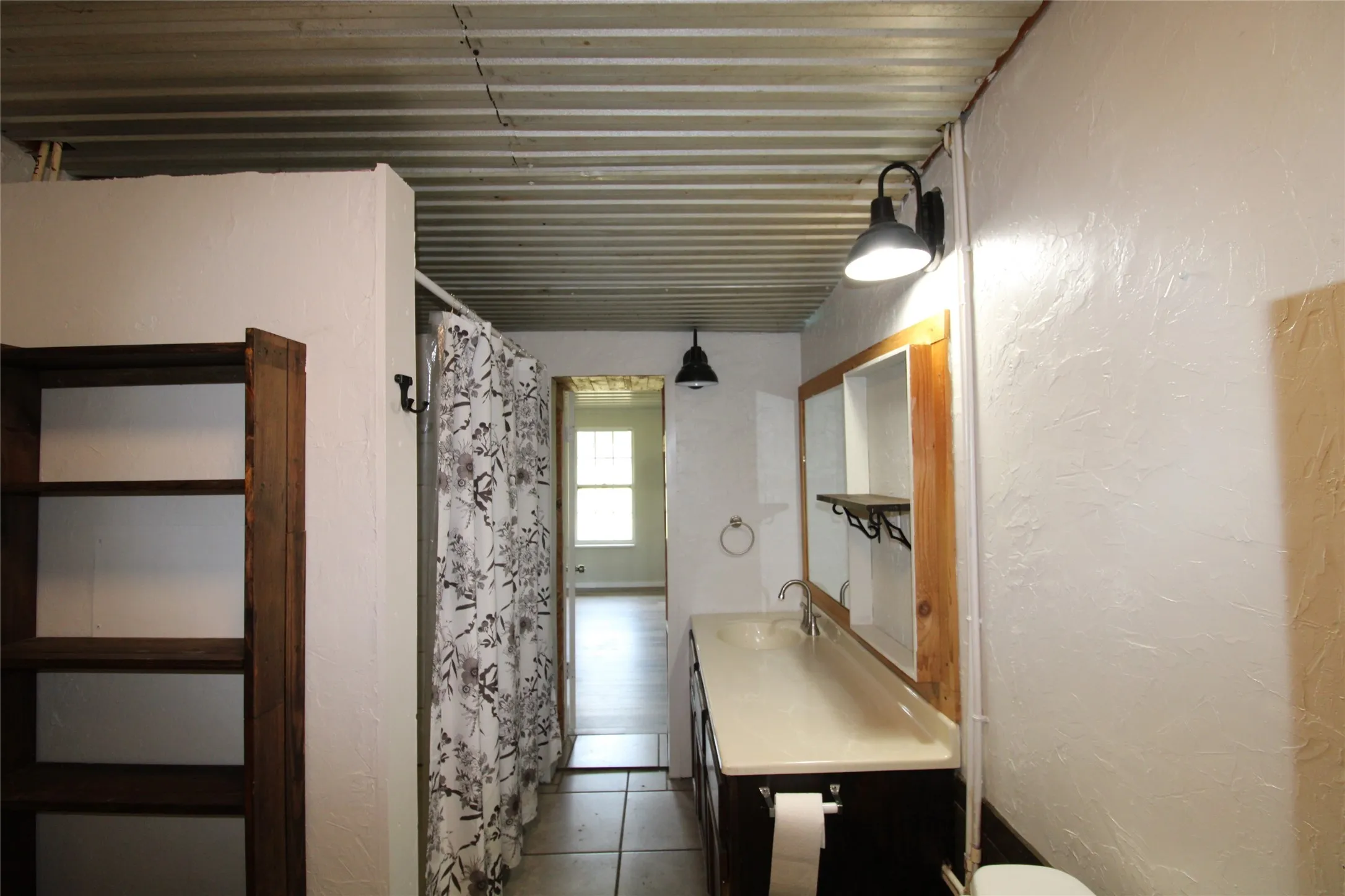 Single Family Residence For Sale in Van Zandt County , 188 Private Road 8703, Ben Wheeler, Texas 75754, 2 Bedroom, 2 Bathroom, Garage spaces, 1,840 Sqft, built in 1980, mls#21275403, Real Estate Agent in Ben Wheeler, Homes For Sale in Van Zandt county, Homes For Sale in Ben Wheeler, Realtor in Ben Wheeler Texas, Real Estate Brokerage Independent Realty Texas, Luminita Cordes Realtor