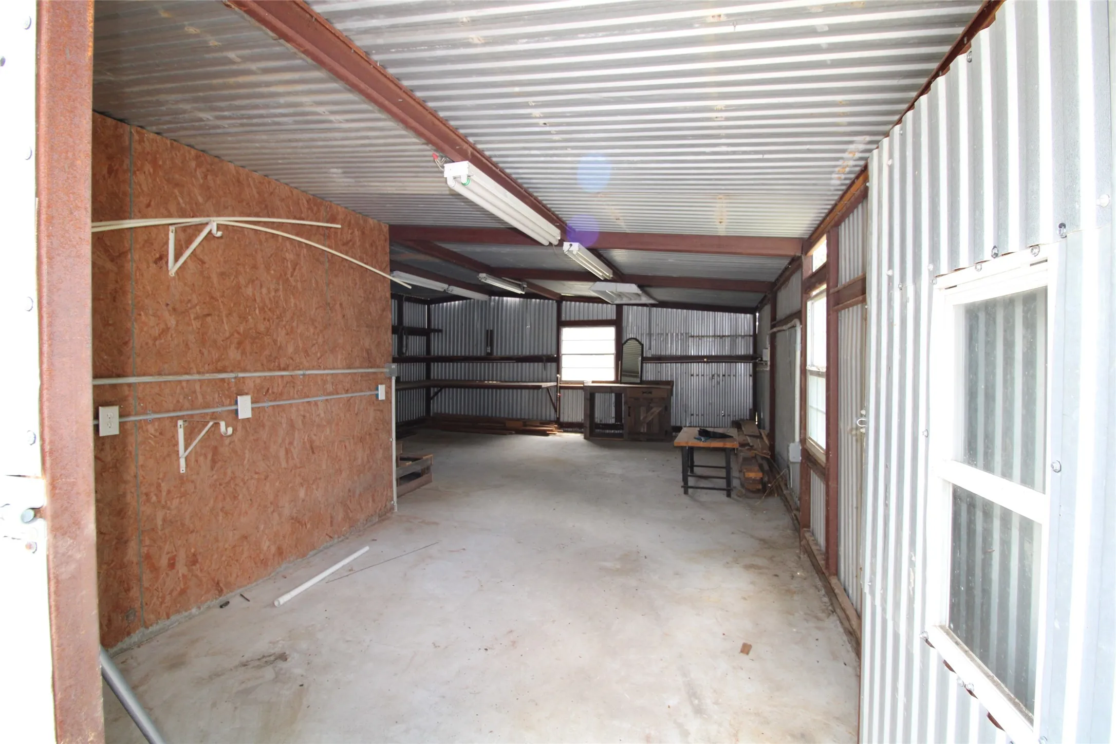Single Family Residence For Sale in Van Zandt County , 188 Private Road 8703, Ben Wheeler, Texas 75754, 2 Bedroom, 2 Bathroom, Garage spaces, 1,840 Sqft, built in 1980, mls#21275403, Real Estate Agent in Ben Wheeler, Homes For Sale in Van Zandt county, Homes For Sale in Ben Wheeler, Realtor in Ben Wheeler Texas, Real Estate Brokerage Independent Realty Texas, Luminita Cordes Realtor