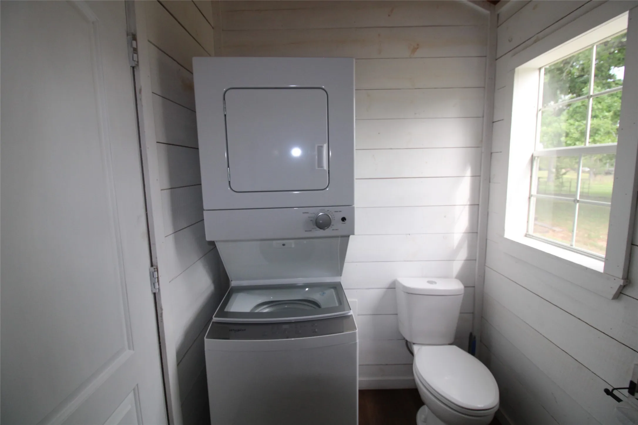 Single Family Residence For Sale in Van Zandt County , 188 Private Road 8703, Ben Wheeler, Texas 75754, 2 Bedroom, 2 Bathroom, Garage spaces, 1,840 Sqft, built in 1980, mls#21275403, Real Estate Agent in Ben Wheeler, Homes For Sale in Van Zandt county, Homes For Sale in Ben Wheeler, Realtor in Ben Wheeler Texas, Real Estate Brokerage Independent Realty Texas, Luminita Cordes Realtor