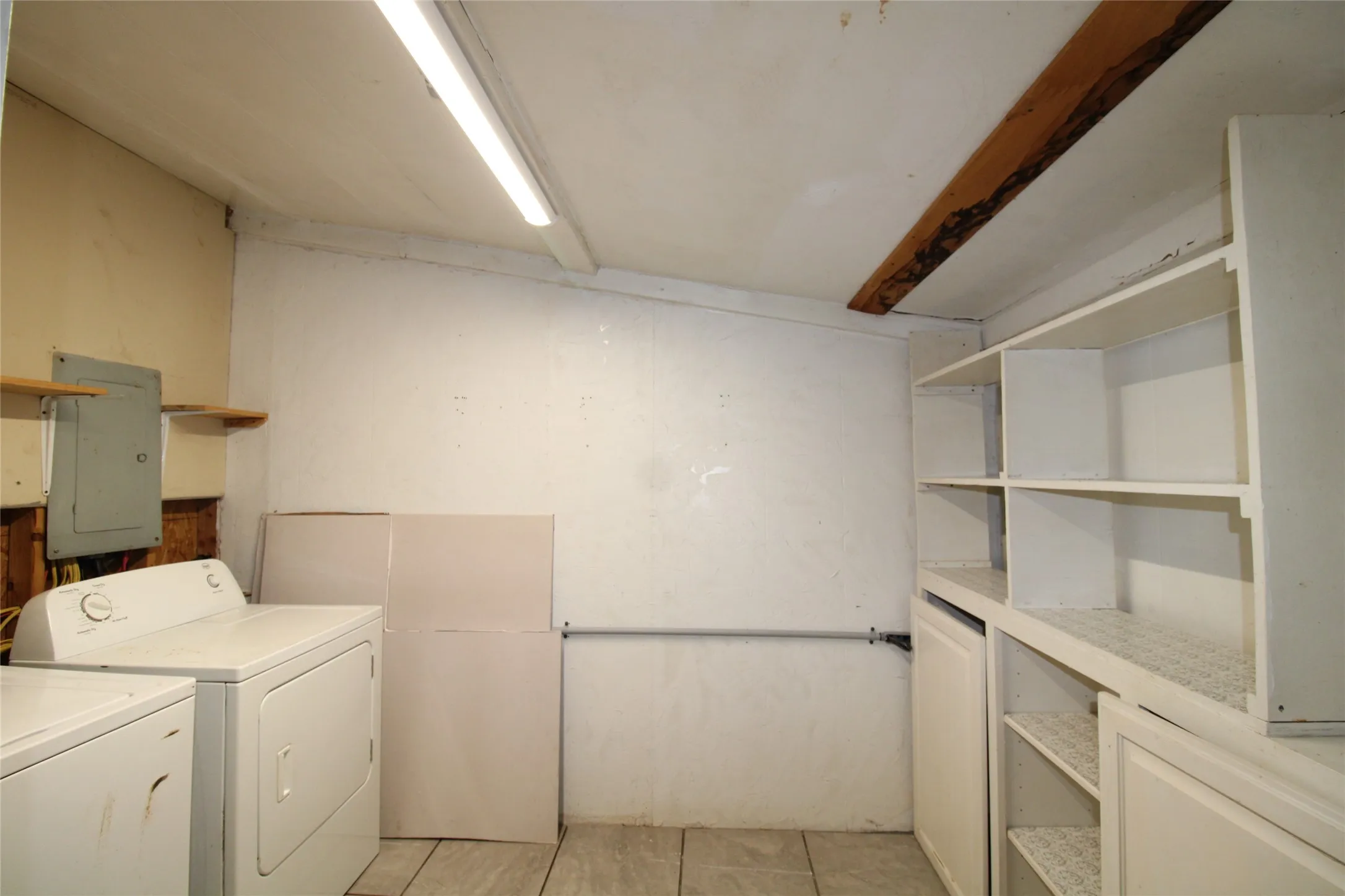 Single Family Residence For Sale in Van Zandt County , 188 Private Road 8703, Ben Wheeler, Texas 75754, 2 Bedroom, 2 Bathroom, Garage spaces, 1,840 Sqft, built in 1980, mls#21275403, Real Estate Agent in Ben Wheeler, Homes For Sale in Van Zandt county, Homes For Sale in Ben Wheeler, Realtor in Ben Wheeler Texas, Real Estate Brokerage Independent Realty Texas, Luminita Cordes Realtor