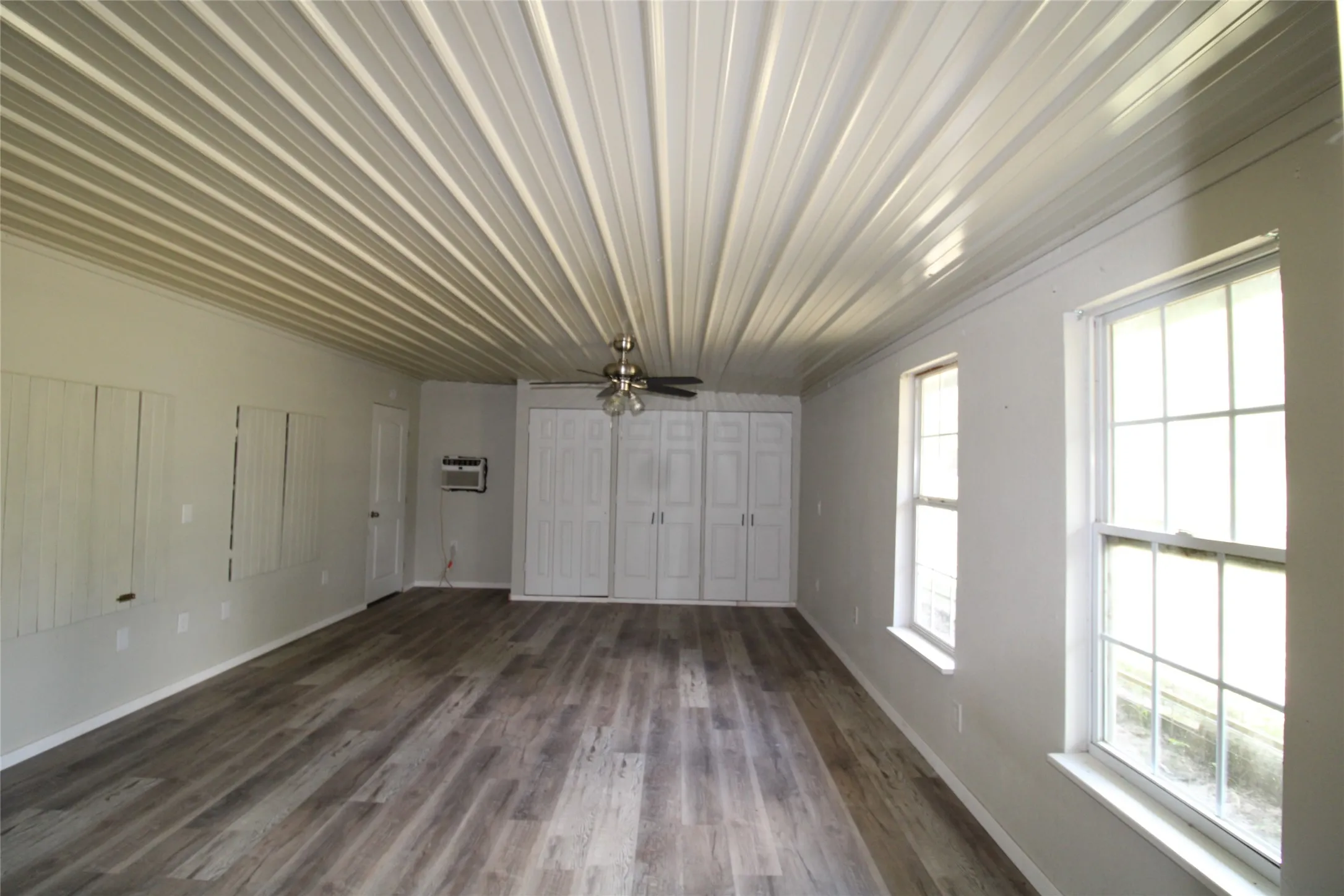 Single Family Residence For Sale in Van Zandt County , 188 Private Road 8703, Ben Wheeler, Texas 75754, 2 Bedroom, 2 Bathroom, Garage spaces, 1,840 Sqft, built in 1980, mls#21275403, Real Estate Agent in Ben Wheeler, Homes For Sale in Van Zandt county, Homes For Sale in Ben Wheeler, Realtor in Ben Wheeler Texas, Real Estate Brokerage Independent Realty Texas, Luminita Cordes Realtor