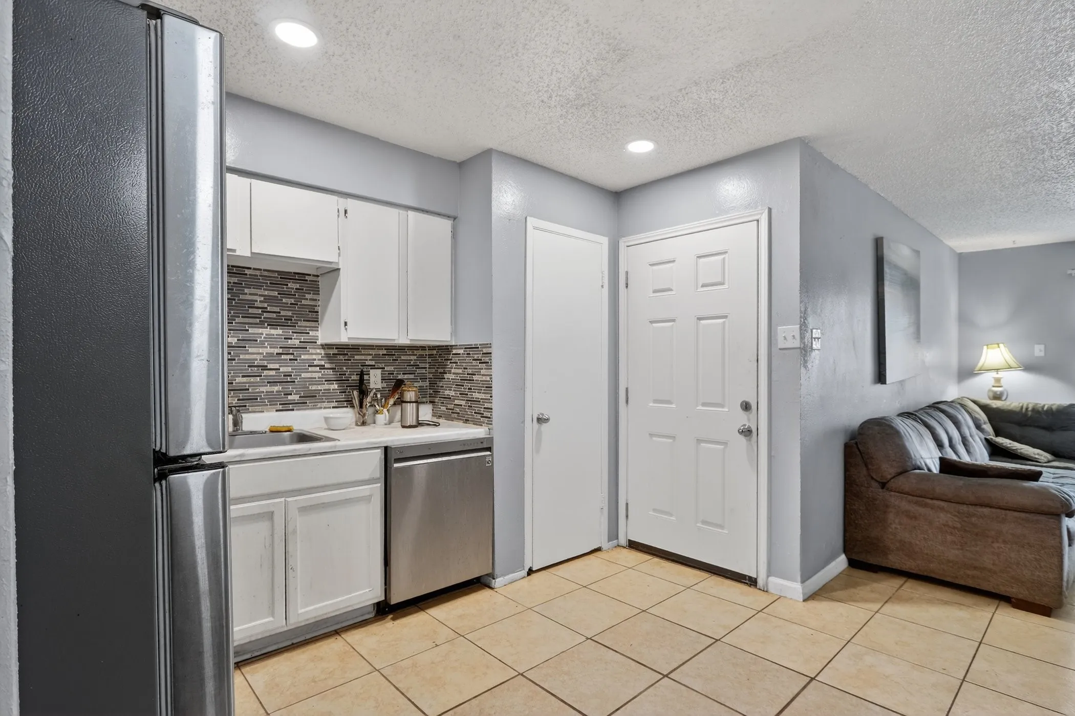 Condominium For Sale in Dallas County , 8110 Skillman Street 1057, Dallas, Texas 75231, 2 Bedrooms, 1 Bathroom, Garage spaces, 723 Sqft, built in 1980, Price $107,000, mls#21275405, Real Estate Agent in Dallas, Homes For Sale in Dallas county, Homes For Sale in Dallas, Realtor in Dallas Texas, Real Estate Brokerage Independent Realty Texas, Luminita Cordes Realtor