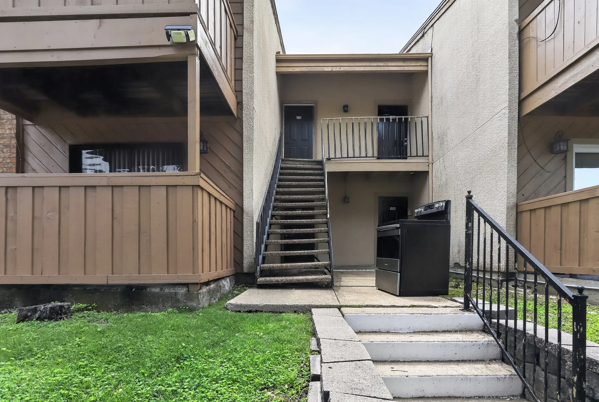 Condominium For Sale in Dallas County , 8110 Skillman Street 1057, Dallas, Texas 75231, 2 Bedrooms, 1 Bathroom, Garage spaces, 723 Sqft, built in 1980, Price $107,000, mls#21275405, Real Estate Agent in Dallas, Homes For Sale in Dallas county, Homes For Sale in Dallas, Realtor in Dallas Texas, Real Estate Brokerage Independent Realty Texas, Luminita Cordes Realtor