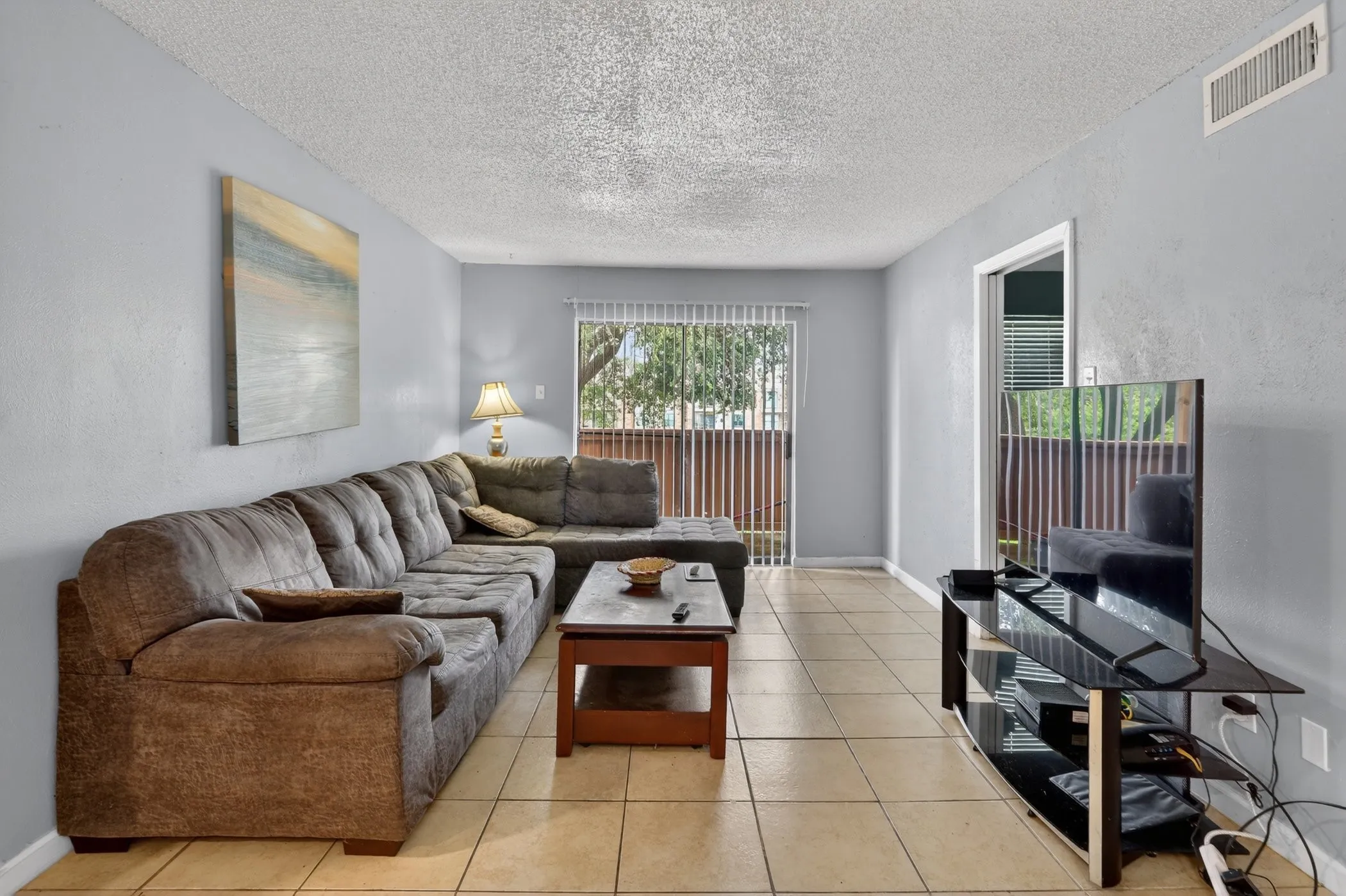 Condominium For Sale in Dallas County , 8110 Skillman Street 1057, Dallas, Texas 75231, 2 Bedrooms, 1 Bathroom, Garage spaces, 723 Sqft, built in 1980, Price $107,000, mls#21275405, Real Estate Agent in Dallas, Homes For Sale in Dallas county, Homes For Sale in Dallas, Realtor in Dallas Texas, Real Estate Brokerage Independent Realty Texas, Luminita Cordes Realtor