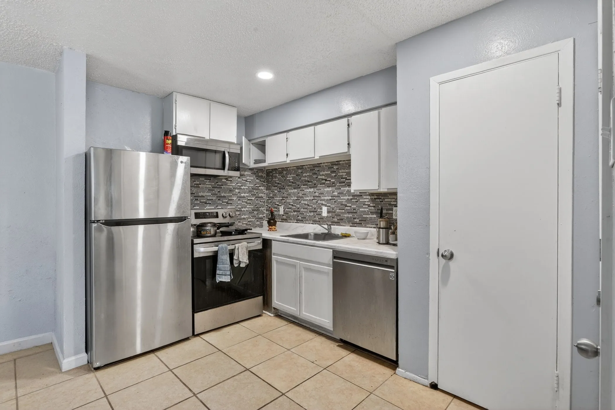 Condominium For Sale in Dallas County , 8110 Skillman Street 1057, Dallas, Texas 75231, 2 Bedrooms, 1 Bathroom, Garage spaces, 723 Sqft, built in 1980, Price $107,000, mls#21275405, Real Estate Agent in Dallas, Homes For Sale in Dallas county, Homes For Sale in Dallas, Realtor in Dallas Texas, Real Estate Brokerage Independent Realty Texas, Luminita Cordes Realtor