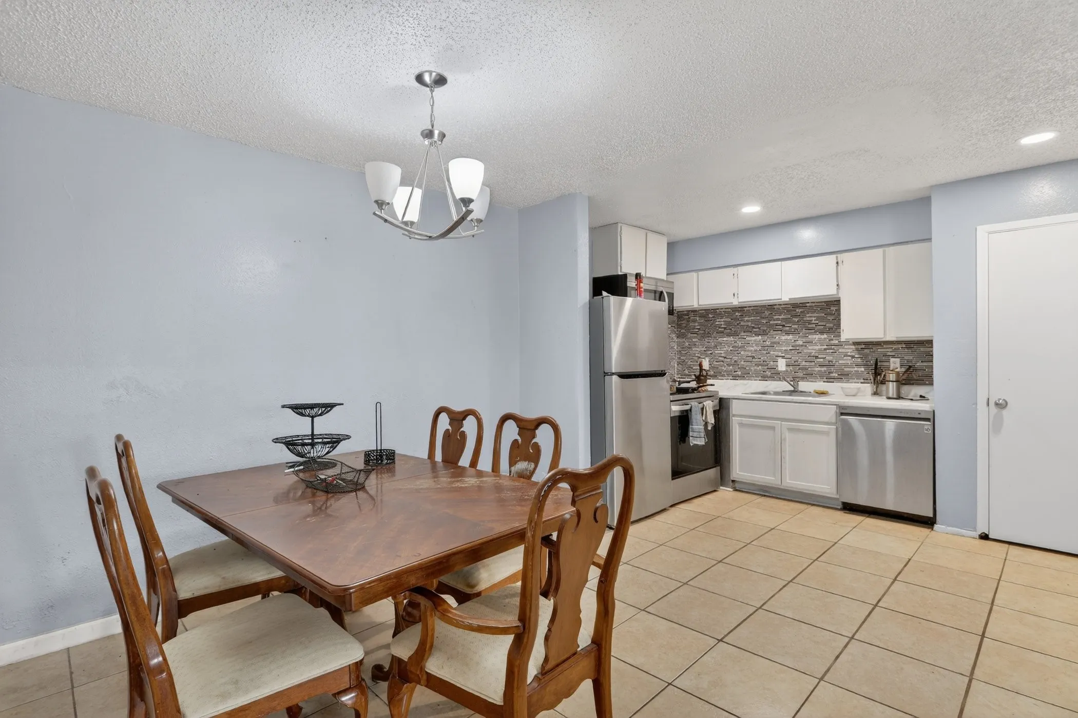 Condominium For Sale in Dallas County , 8110 Skillman Street 1057, Dallas, Texas 75231, 2 Bedrooms, 1 Bathroom, Garage spaces, 723 Sqft, built in 1980, Price $107,000, mls#21275405, Real Estate Agent in Dallas, Homes For Sale in Dallas county, Homes For Sale in Dallas, Realtor in Dallas Texas, Real Estate Brokerage Independent Realty Texas, Luminita Cordes Realtor