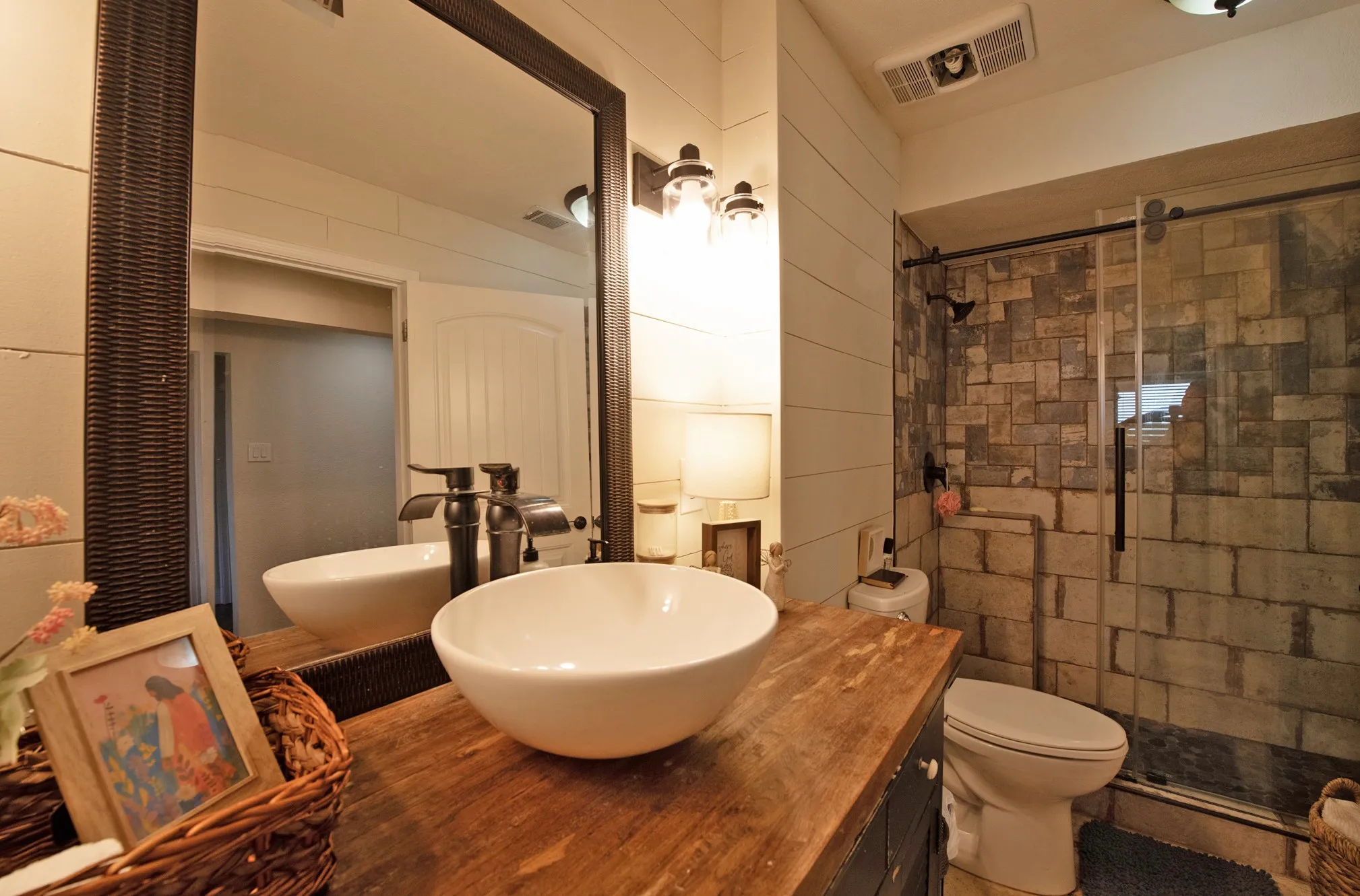 Single Family Residence For Sale in Dallas County , 6612 Eastview Drive, Sachse, Texas 75048, 7 Bedrooms, 5 Bathrooms, 6 Garage spaces, 4,393 Sqft, built in 1974, Price $1,289,900, mls#21275409, Real Estate Agent in Sachse, Homes For Sale in Dallas county, Homes For Sale in Sachse, Realtor in Sachse Texas, Real Estate Brokerage Independent Realty Texas, Luminita Cordes Realtor