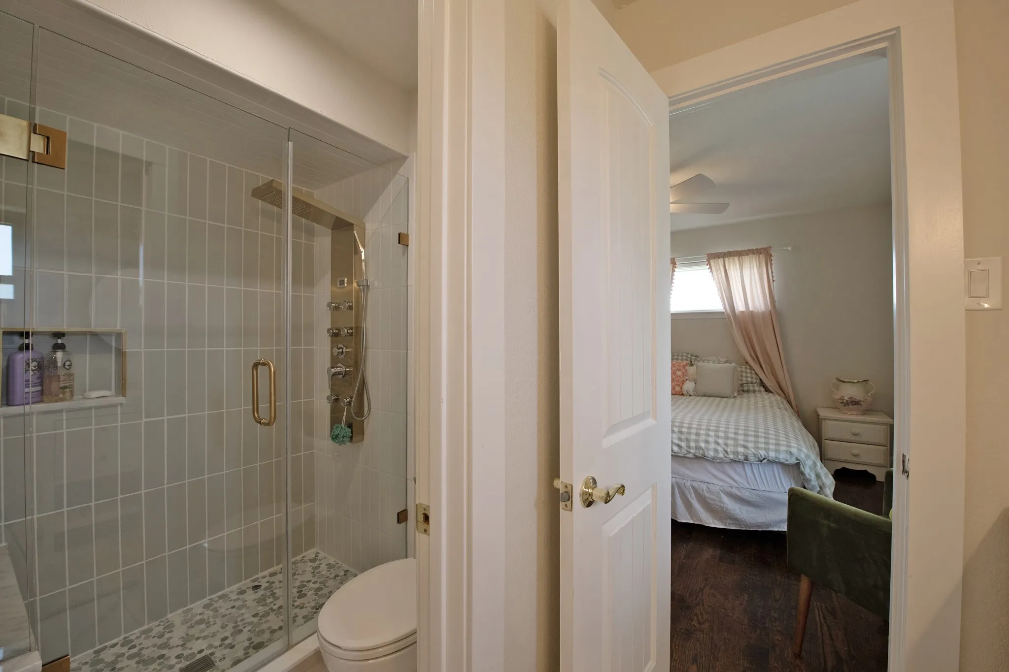 Single Family Residence For Sale in Dallas County , 6612 Eastview Drive, Sachse, Texas 75048, 7 Bedrooms, 5 Bathrooms, 6 Garage spaces, 4,393 Sqft, built in 1974, Price $1,289,900, mls#21275409, Real Estate Agent in Sachse, Homes For Sale in Dallas county, Homes For Sale in Sachse, Realtor in Sachse Texas, Real Estate Brokerage Independent Realty Texas, Luminita Cordes Realtor