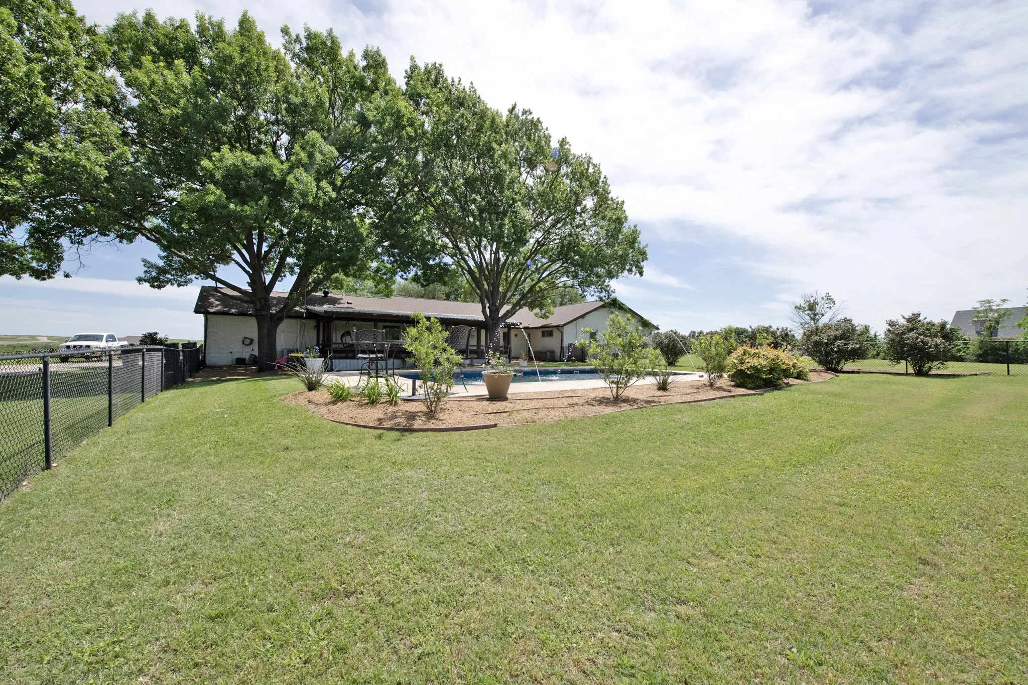 Single Family Residence For Sale in Dallas County , 6612 Eastview Drive, Sachse, Texas 75048, 7 Bedrooms, 5 Bathrooms, 6 Garage spaces, 4,393 Sqft, built in 1974, Price $1,289,900, mls#21275409, Real Estate Agent in Sachse, Homes For Sale in Dallas county, Homes For Sale in Sachse, Realtor in Sachse Texas, Real Estate Brokerage Independent Realty Texas, Luminita Cordes Realtor