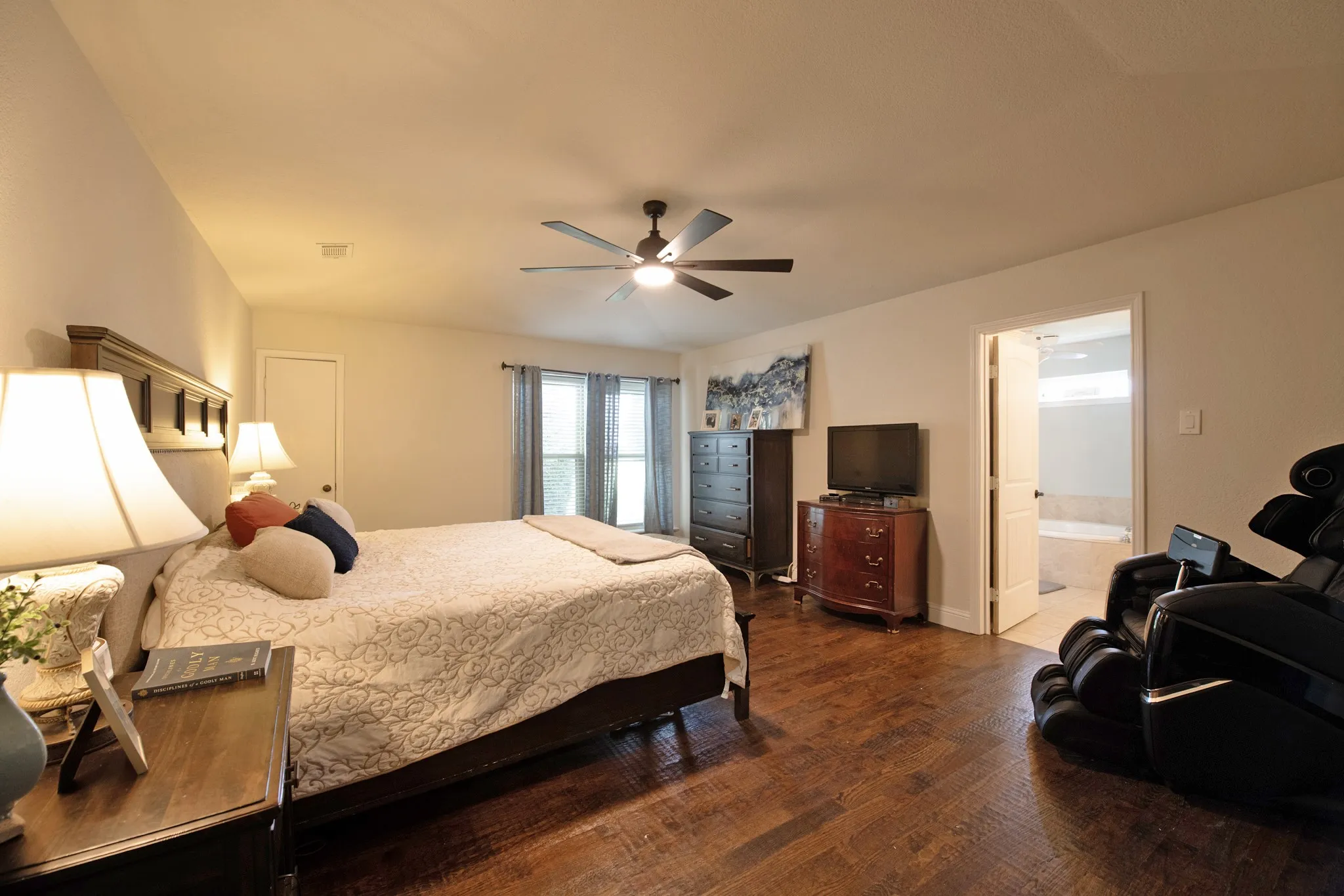 Single Family Residence For Sale in Dallas County , 6612 Eastview Drive, Sachse, Texas 75048, 7 Bedrooms, 5 Bathrooms, 6 Garage spaces, 4,393 Sqft, built in 1974, Price $1,289,900, mls#21275409, Real Estate Agent in Sachse, Homes For Sale in Dallas county, Homes For Sale in Sachse, Realtor in Sachse Texas, Real Estate Brokerage Independent Realty Texas, Luminita Cordes Realtor