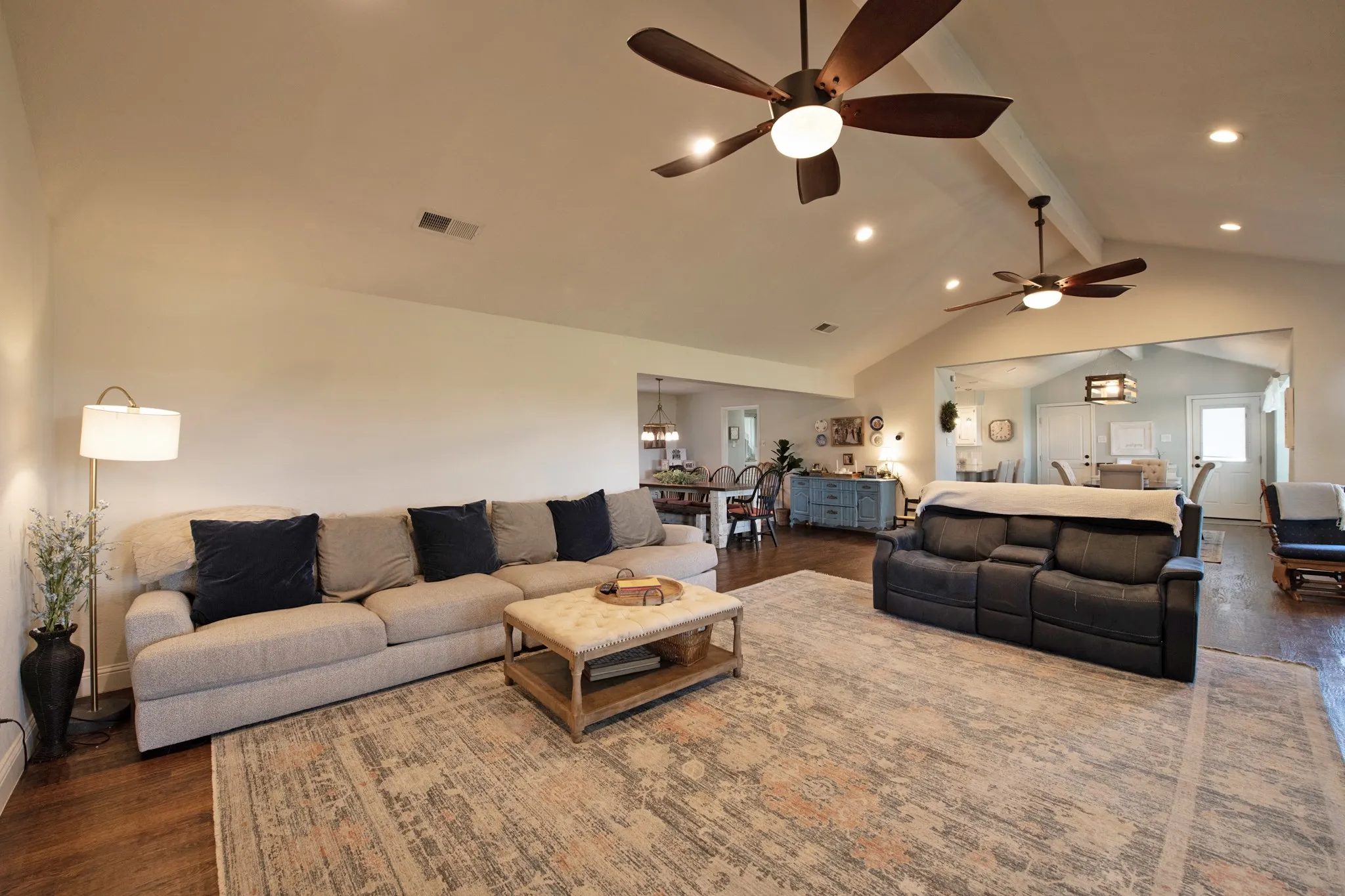 Single Family Residence For Sale in Dallas County , 6612 Eastview Drive, Sachse, Texas 75048, 7 Bedrooms, 5 Bathrooms, 6 Garage spaces, 4,393 Sqft, built in 1974, Price $1,289,900, mls#21275409, Real Estate Agent in Sachse, Homes For Sale in Dallas county, Homes For Sale in Sachse, Realtor in Sachse Texas, Real Estate Brokerage Independent Realty Texas, Luminita Cordes Realtor