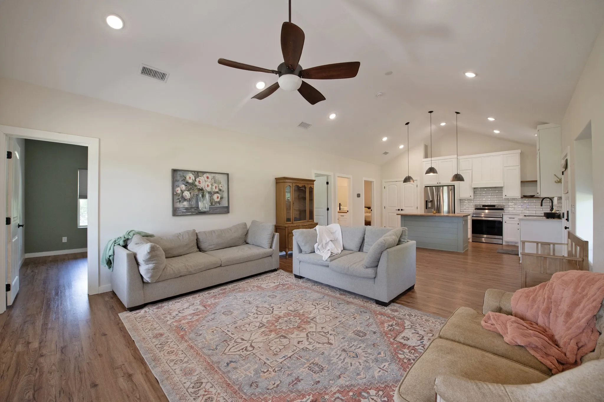 Single Family Residence For Sale in Dallas County , 6612 Eastview Drive, Sachse, Texas 75048, 7 Bedrooms, 5 Bathrooms, 6 Garage spaces, 4,393 Sqft, built in 1974, Price $1,289,900, mls#21275409, Real Estate Agent in Sachse, Homes For Sale in Dallas county, Homes For Sale in Sachse, Realtor in Sachse Texas, Real Estate Brokerage Independent Realty Texas, Luminita Cordes Realtor