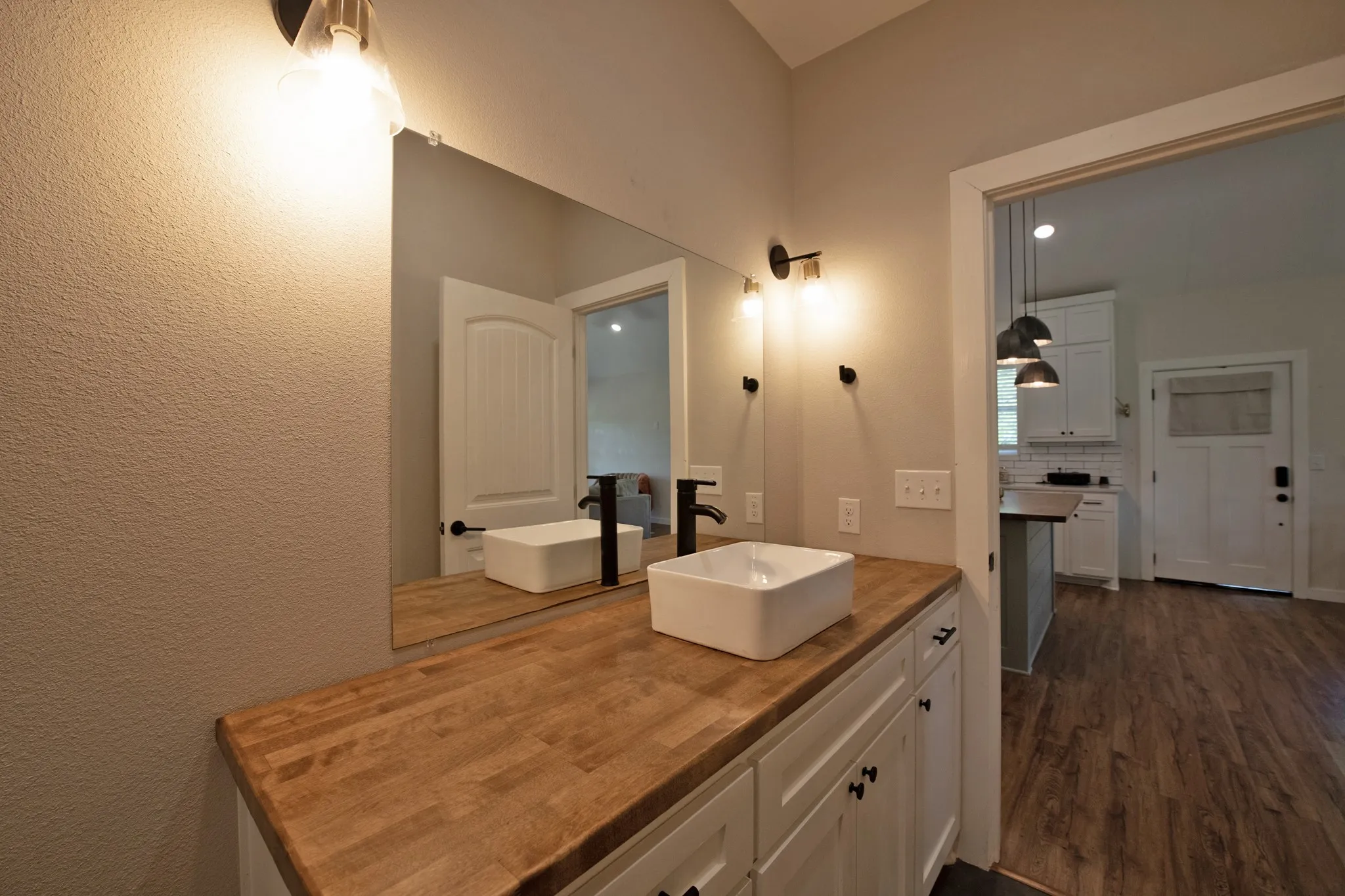 Single Family Residence For Sale in Dallas County , 6612 Eastview Drive, Sachse, Texas 75048, 7 Bedrooms, 5 Bathrooms, 6 Garage spaces, 4,393 Sqft, built in 1974, Price $1,289,900, mls#21275409, Real Estate Agent in Sachse, Homes For Sale in Dallas county, Homes For Sale in Sachse, Realtor in Sachse Texas, Real Estate Brokerage Independent Realty Texas, Luminita Cordes Realtor