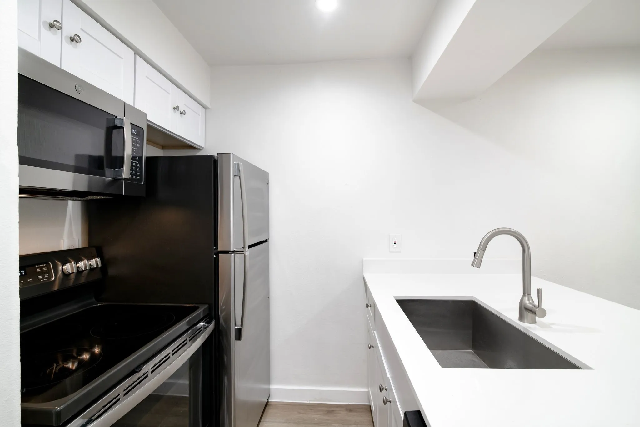 Apartment For Rent in Dallas County , 2722 Throckmorton Street 205, Dallas, Texas 75219, 0, 1 Bathroom, Garage spaces, 420 Sqft, built in 1974, mls#21275417, Real Estate Agent in Dallas, Homes For Rent in Dallas county, Homes For Rent in Dallas, Realtor in Dallas Texas, Real Estate Brokerage Independent Realty Texas, Luminita Cordes Realtor