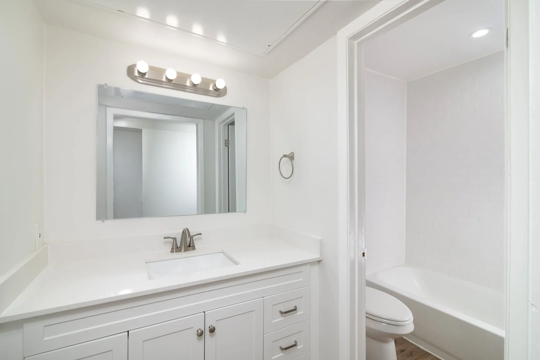 Apartment For Rent in Dallas County , 2722 Throckmorton Street 205, Dallas, Texas 75219, 0, 1 Bathroom, Garage spaces, 420 Sqft, built in 1974, mls#21275417, Real Estate Agent in Dallas, Homes For Rent in Dallas county, Homes For Rent in Dallas, Realtor in Dallas Texas, Real Estate Brokerage Independent Realty Texas, Luminita Cordes Realtor