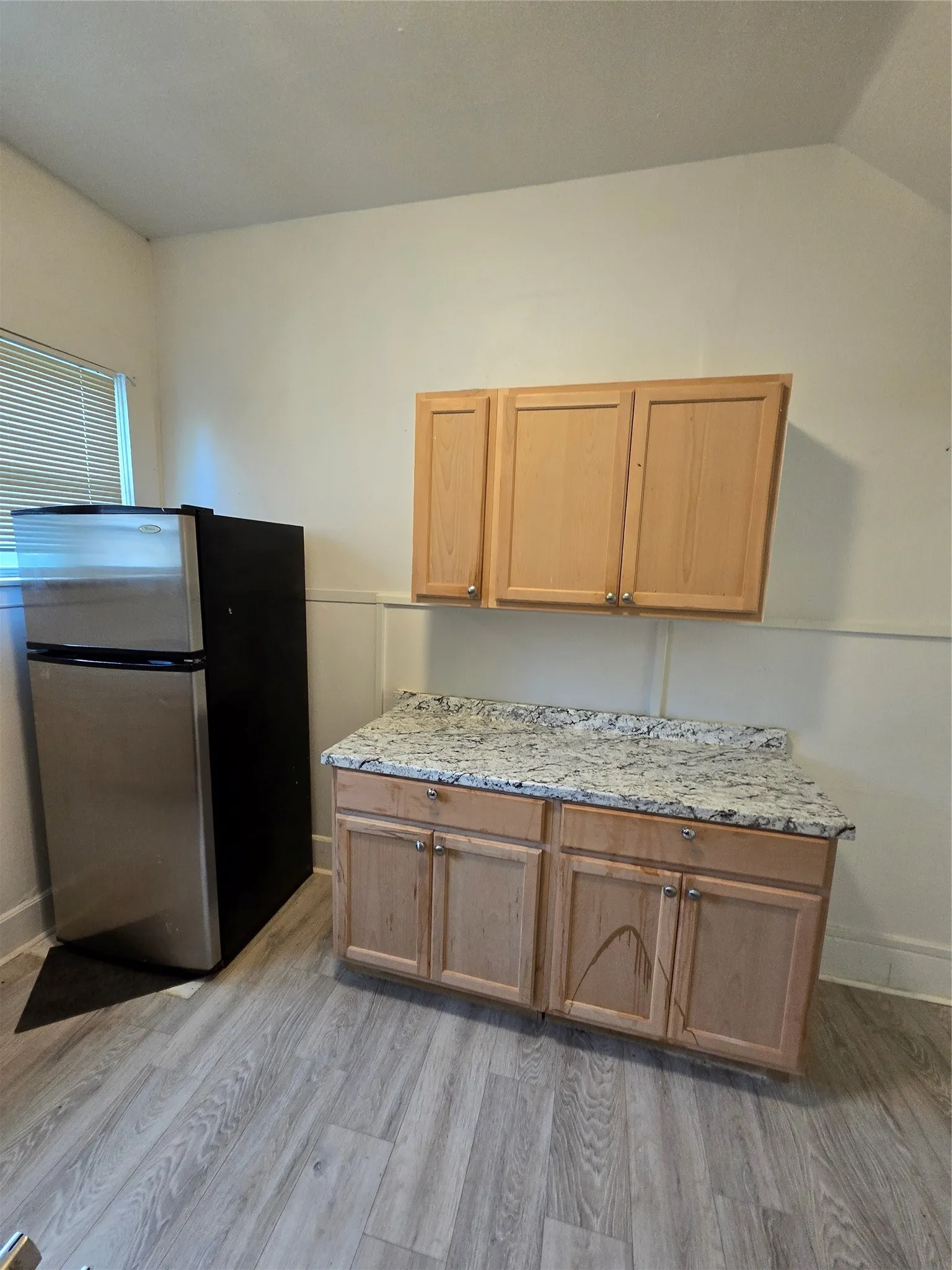 Quadruplex For Rent in Tarrant County , 1615 Alston Avenue D, Fort Worth, Texas 76104, 1 Bedroom, 1 Bathroom, Garage spaces, 2,044 Sqft, built in 1926, mls#21275429, Real Estate Agent in Fort Worth, Homes For Rent in Tarrant county, Homes For Rent in Fort Worth, Realtor in Fort Worth Texas, Real Estate Brokerage Independent Realty Texas, Luminita Cordes Realtor