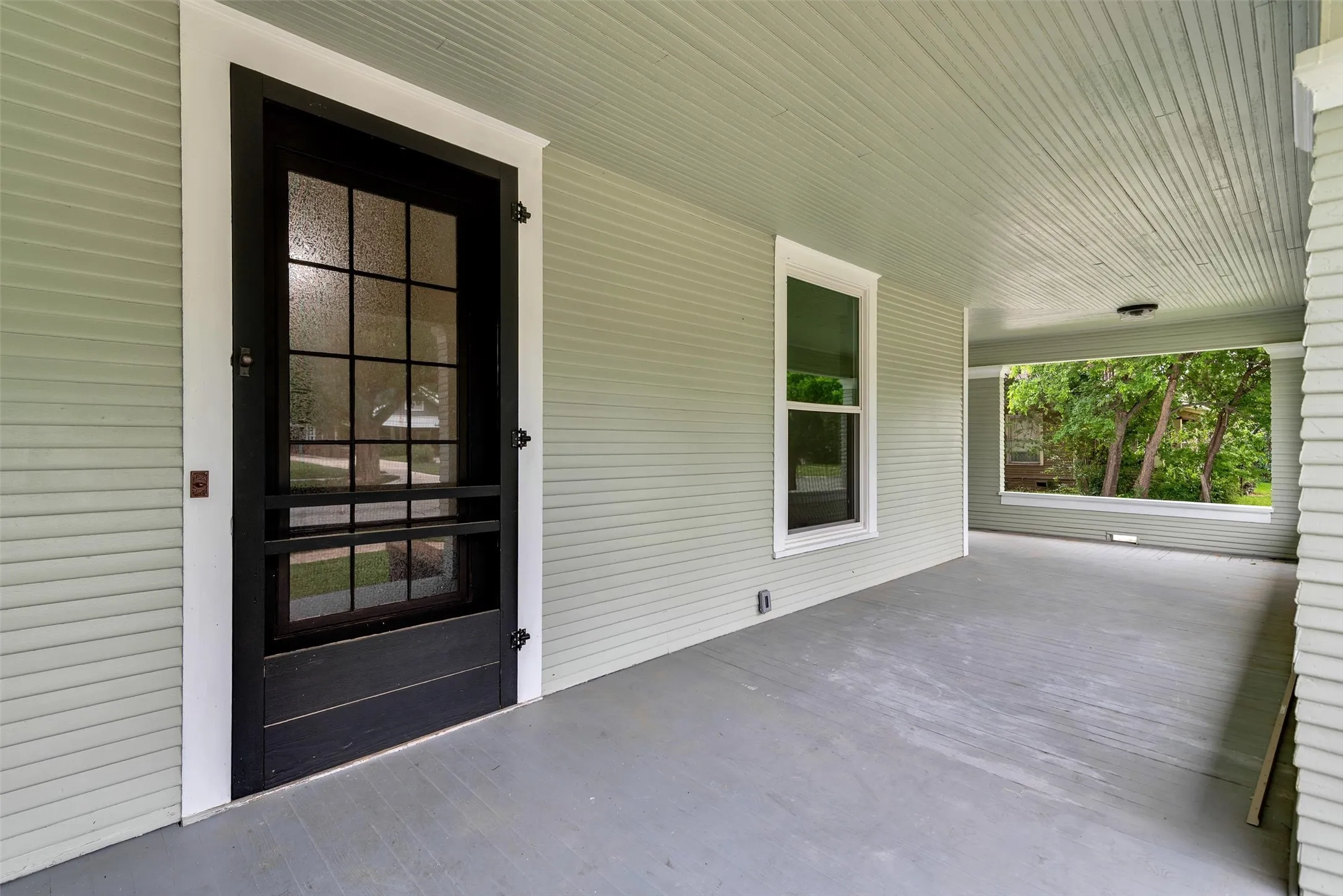 Single Family Residence For Sale in Grayson County , 1219 S Travis Street, Sherman, Texas 75090, 3 Bedroom, 3 Bathroom, Garage spaces, 2,400 Sqft, built in 1900, Price $370,000, mls#21275308, Real Estate Agent in Sherman, Homes For Sale in Grayson county, Homes For Sale in Sherman, Realtor in Sherman Texas, Real Estate Brokerage Independent Realty Texas, Luminita Cordes Realtor