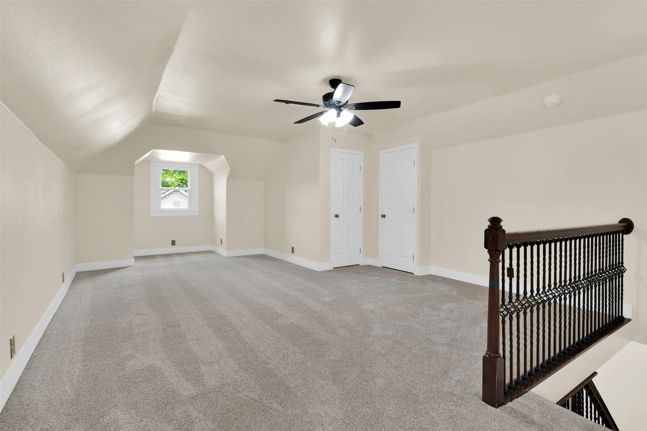 Single Family Residence For Sale in Grayson County , 1219 S Travis Street, Sherman, Texas 75090, 3 Bedroom, 3 Bathroom, Garage spaces, 2,400 Sqft, built in 1900, Price $370,000, mls#21275308, Real Estate Agent in Sherman, Homes For Sale in Grayson county, Homes For Sale in Sherman, Realtor in Sherman Texas, Real Estate Brokerage Independent Realty Texas, Luminita Cordes Realtor