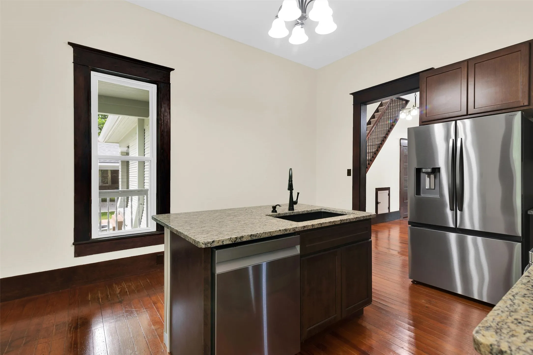 Single Family Residence For Sale in Grayson County , 1219 S Travis Street, Sherman, Texas 75090, 3 Bedroom, 3 Bathroom, Garage spaces, 2,400 Sqft, built in 1900, Price $370,000, mls#21275308, Real Estate Agent in Sherman, Homes For Sale in Grayson county, Homes For Sale in Sherman, Realtor in Sherman Texas, Real Estate Brokerage Independent Realty Texas, Luminita Cordes Realtor