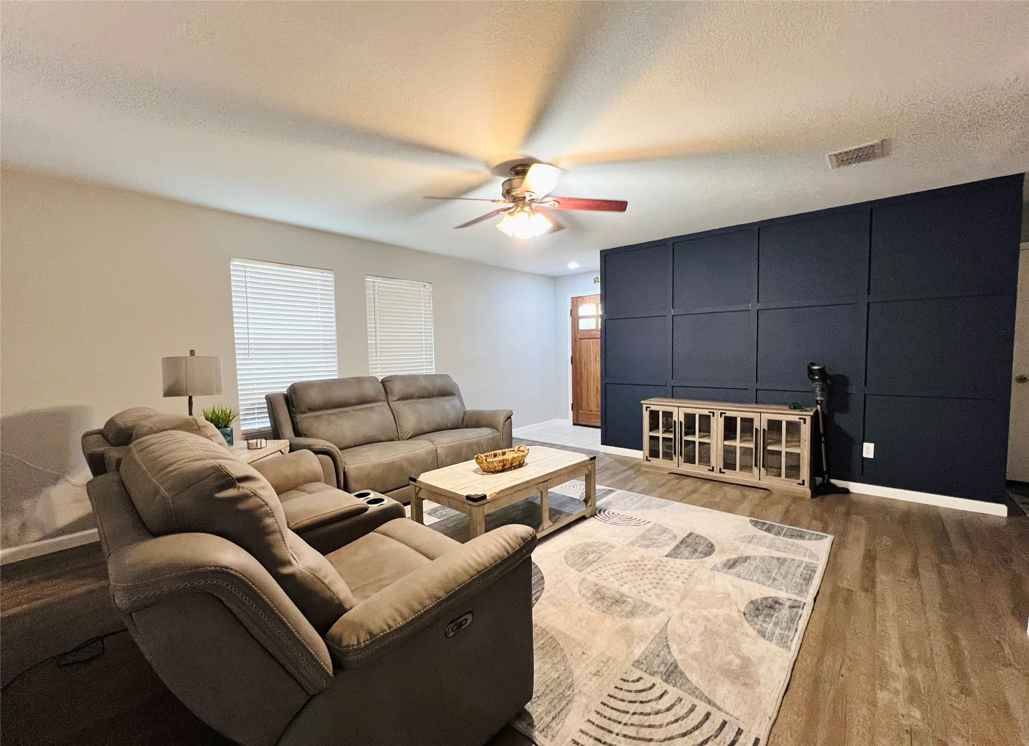 Single Family Residence For Rent in Tarrant County , 856 Poncho Lane, Fort Worth, Texas 76052, 3 Bedroom, 2 Bathroom, 2 Garage spaces, 1,586 Sqft, built in 2006, mls#21275466, Real Estate Agent in Fort Worth, Homes For Rent in Tarrant county, Homes For Rent in Fort Worth, Realtor in Fort Worth Texas, Real Estate Brokerage Independent Realty Texas, Luminita Cordes Realtor