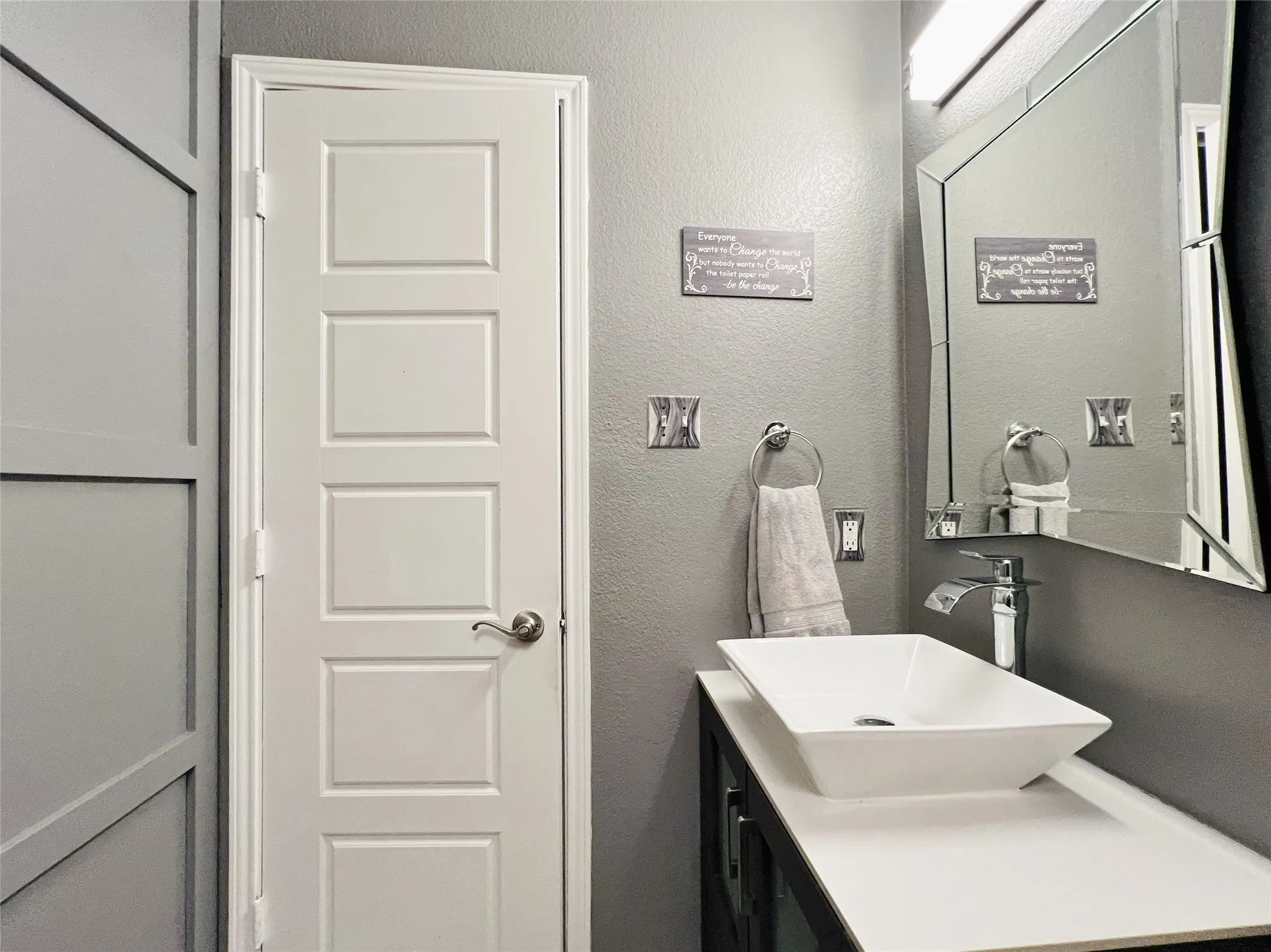 Single Family Residence For Rent in Tarrant County , 856 Poncho Lane, Fort Worth, Texas 76052, 3 Bedroom, 2 Bathroom, 2 Garage spaces, 1,586 Sqft, built in 2006, mls#21275466, Real Estate Agent in Fort Worth, Homes For Rent in Tarrant county, Homes For Rent in Fort Worth, Realtor in Fort Worth Texas, Real Estate Brokerage Independent Realty Texas, Luminita Cordes Realtor